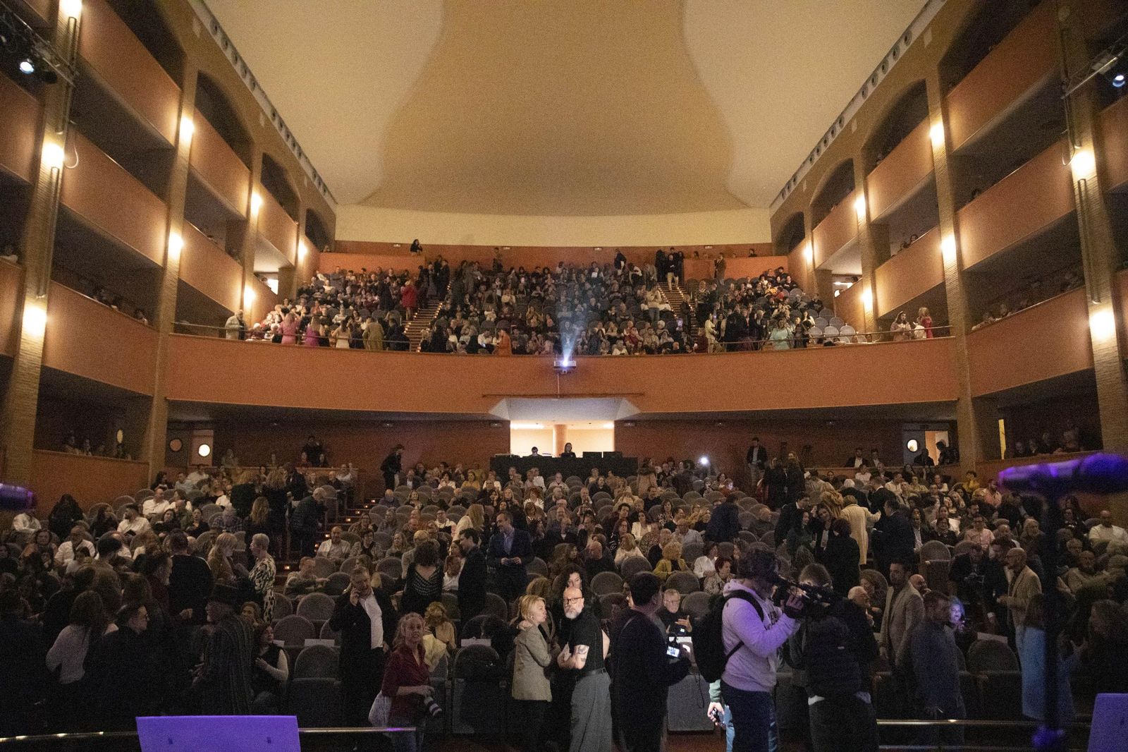 El estreno en Almería del largometraje documental "Concha Robles", en imágenes