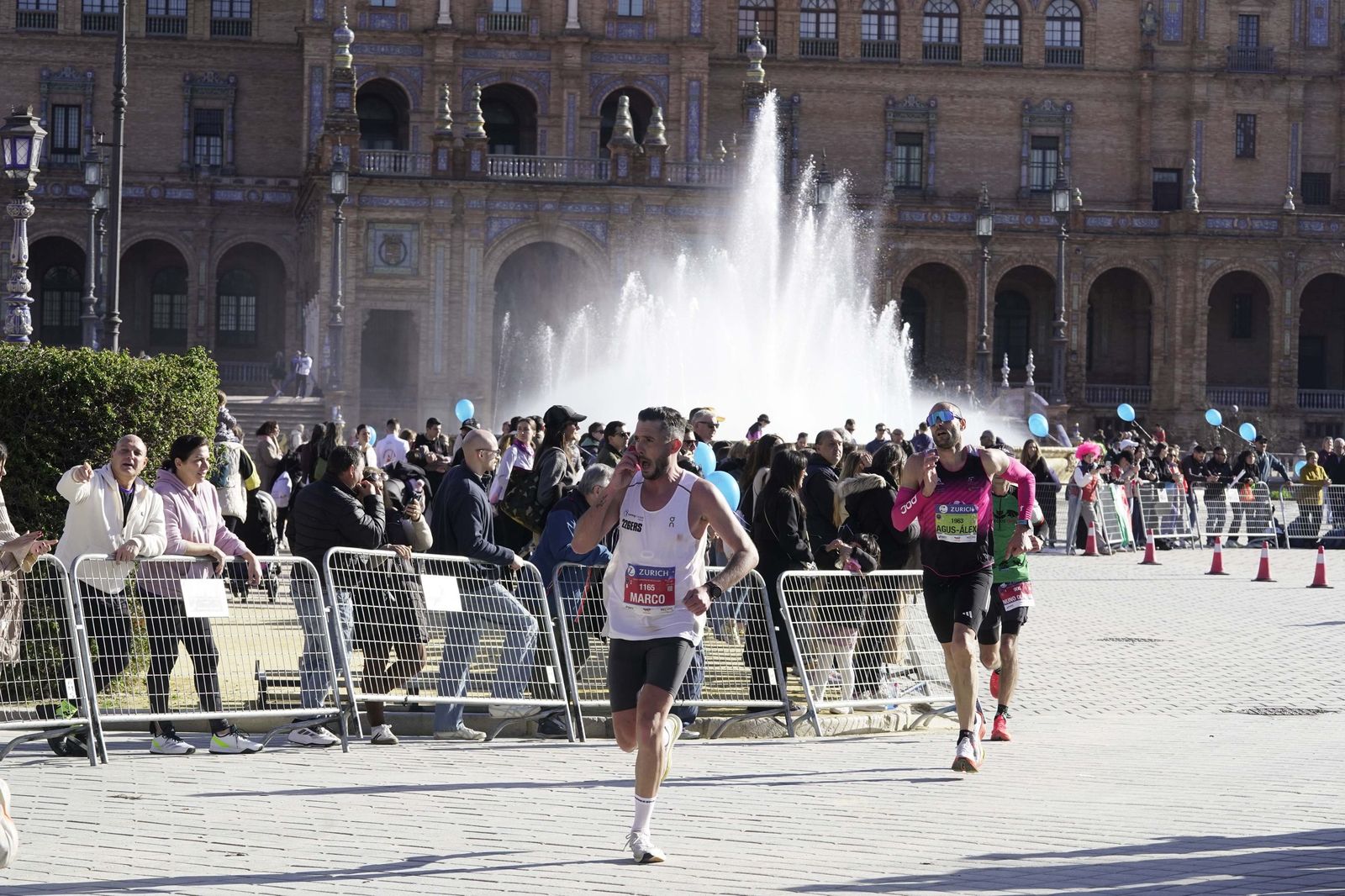El Zúrich Maraton de Sevilla 2026 en la Plaza de España, galería 1