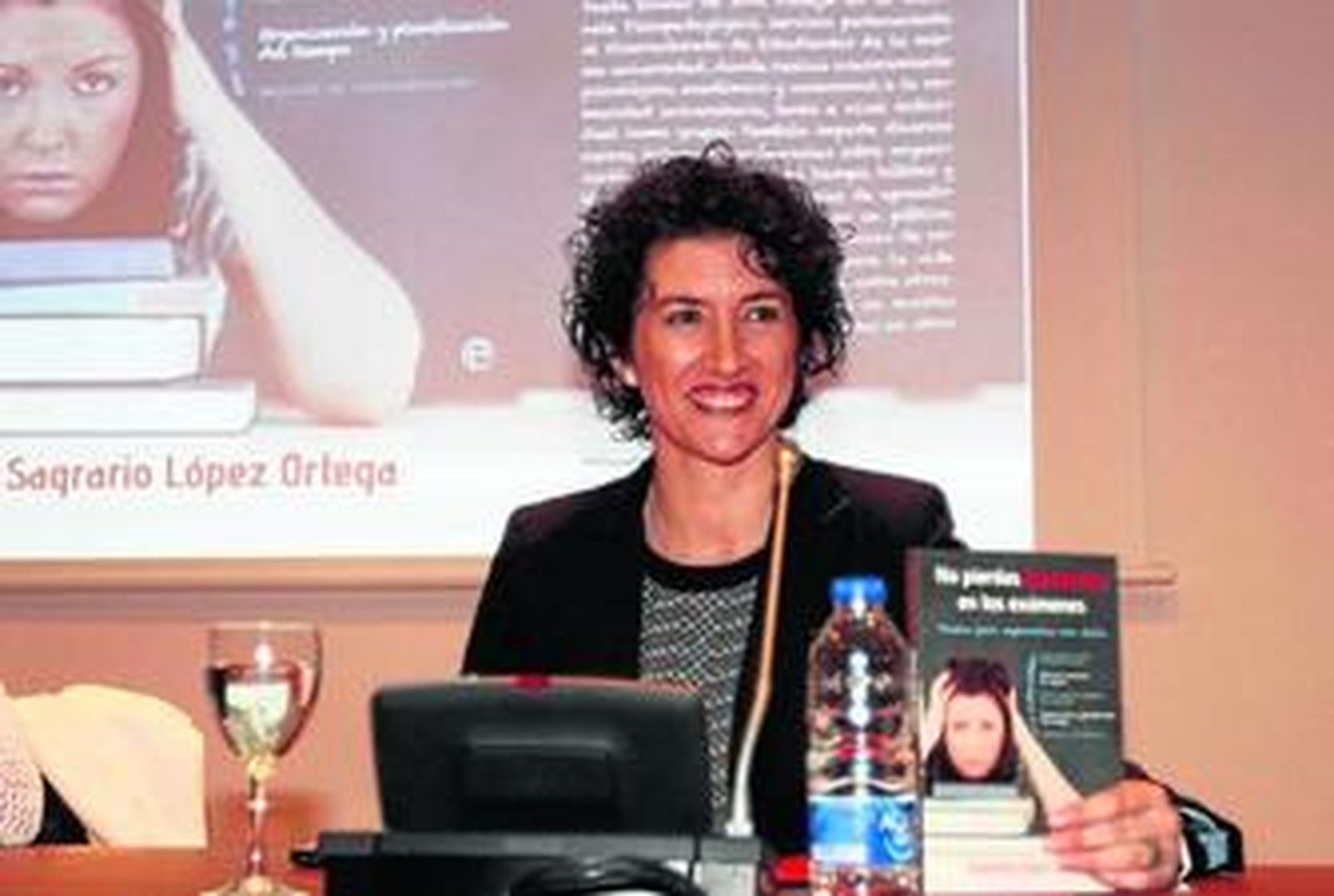 La escritora ayer, durante la presentación del libro.