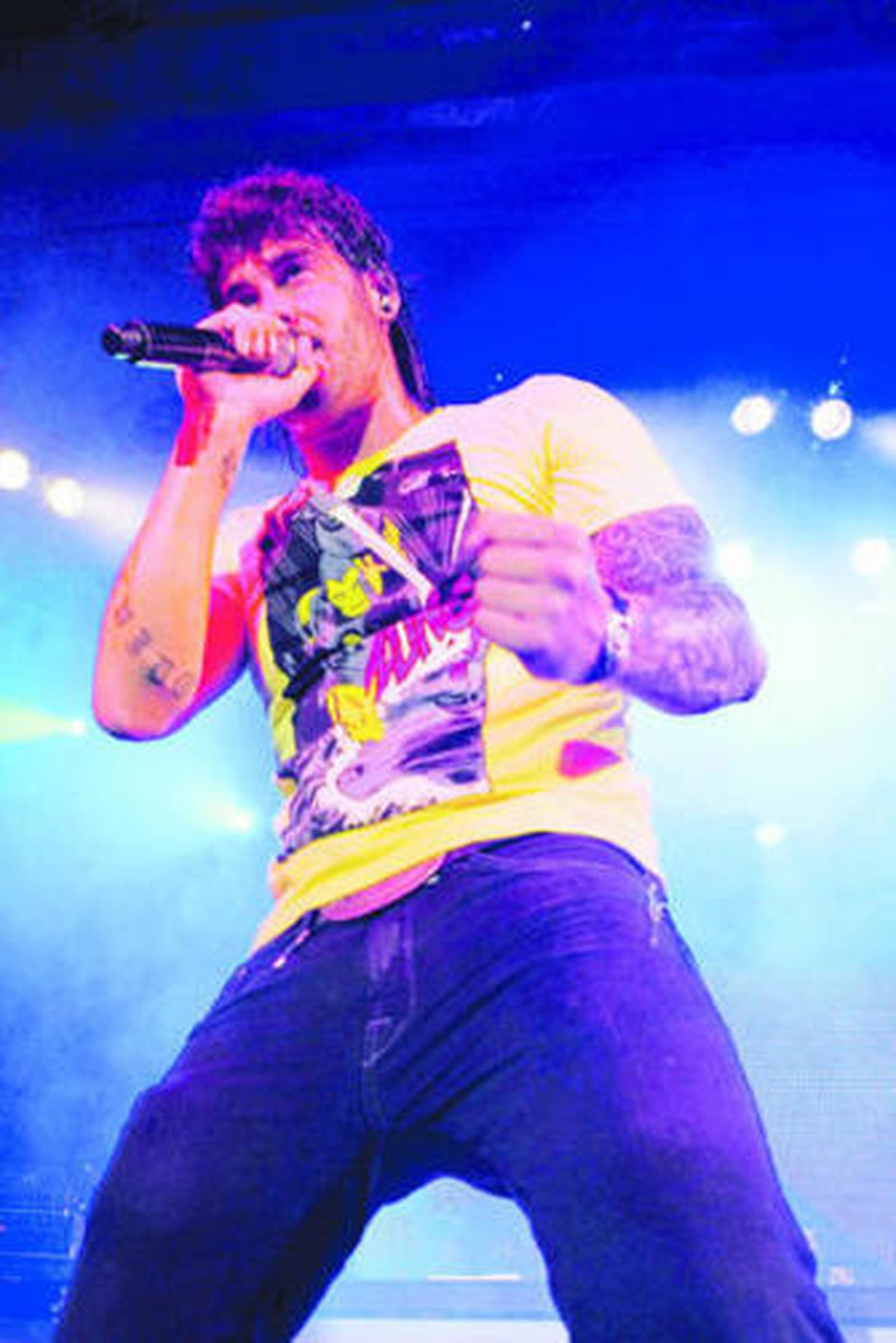 Melendi durante una actuación.