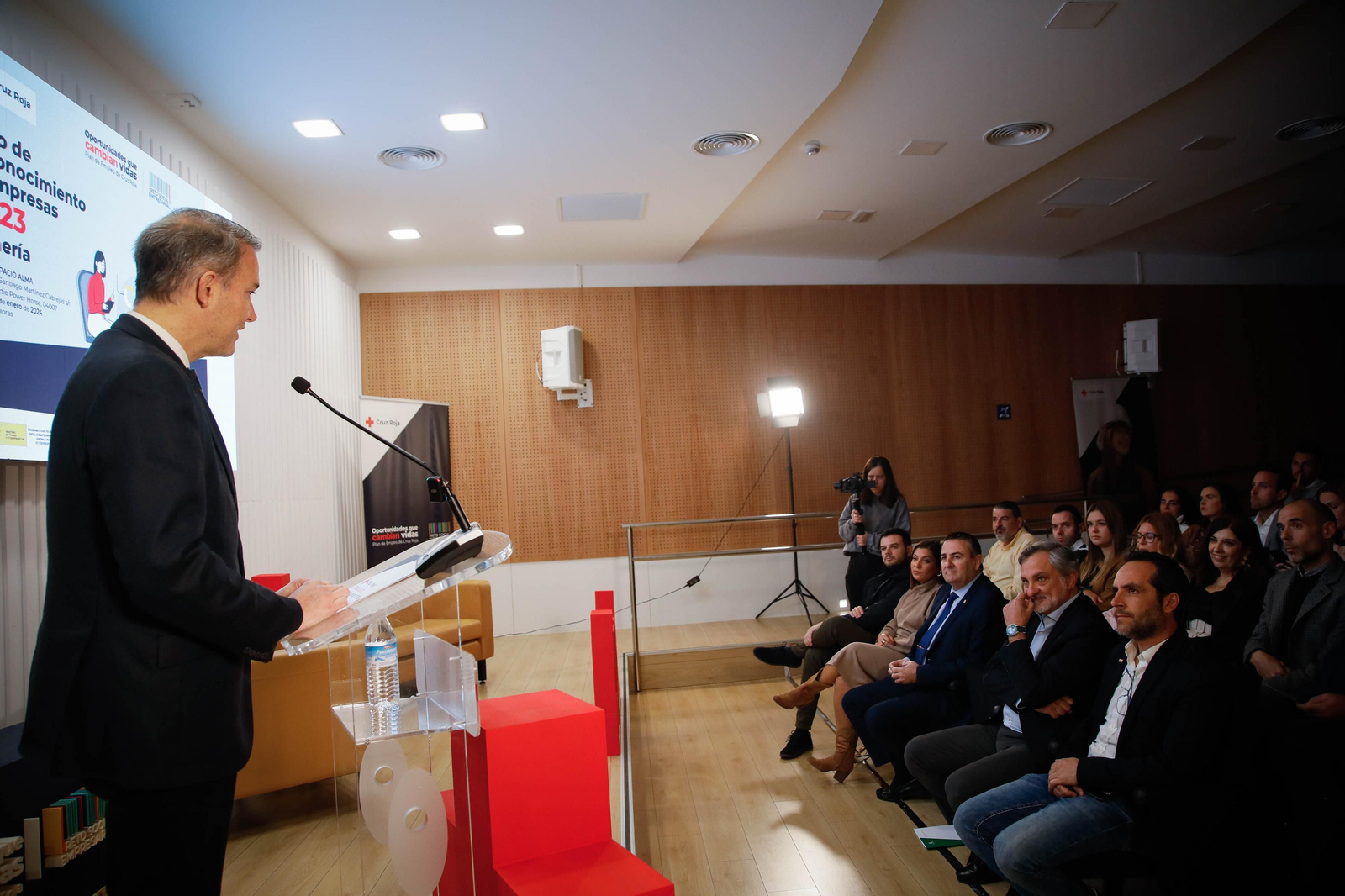 Gala empleo Cruz Roja