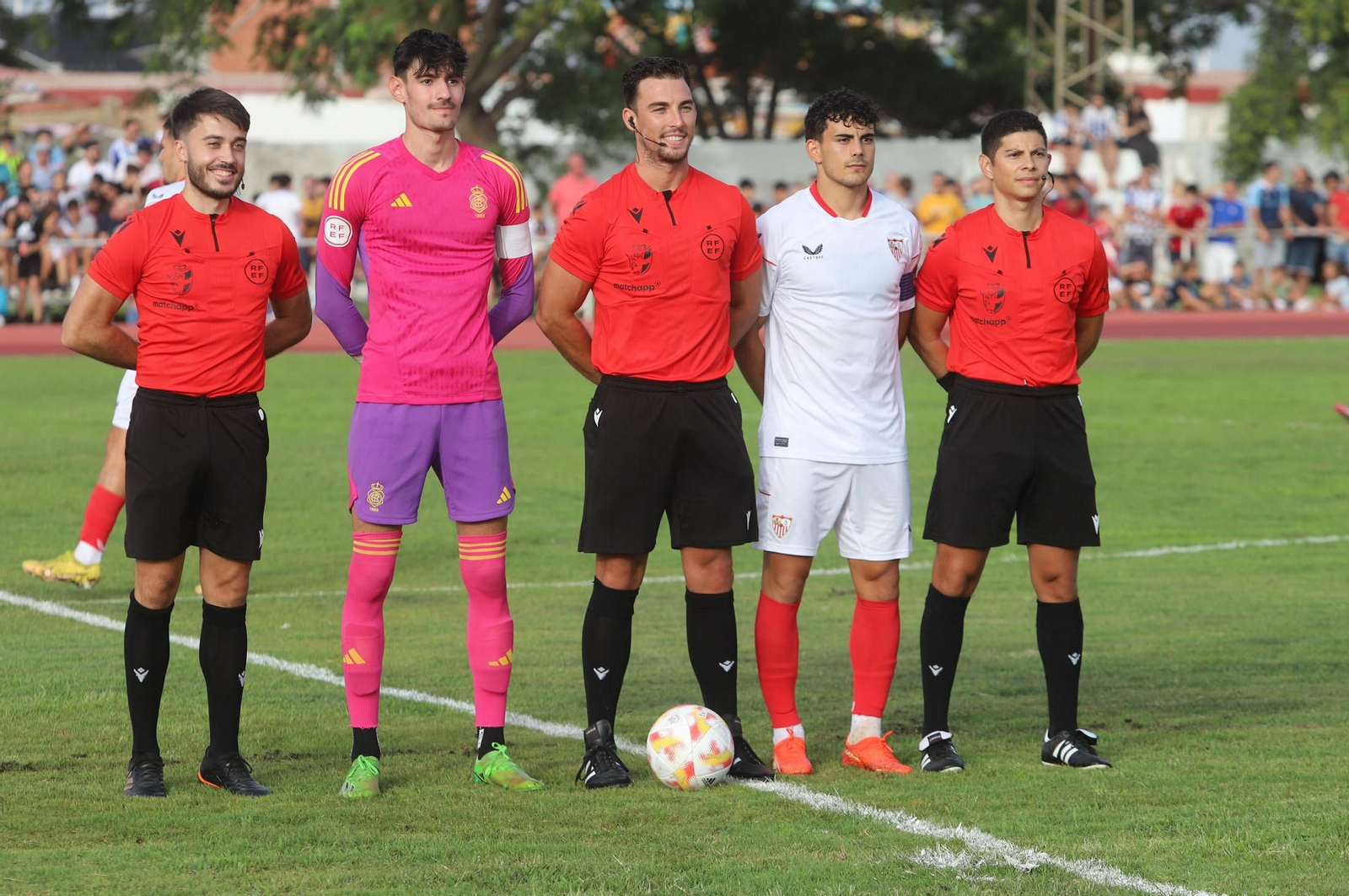 Imágenes del Recreativo de Huelva-Sevilla At en el Memorial Manuel González Rodríguez de Punta Umbría
