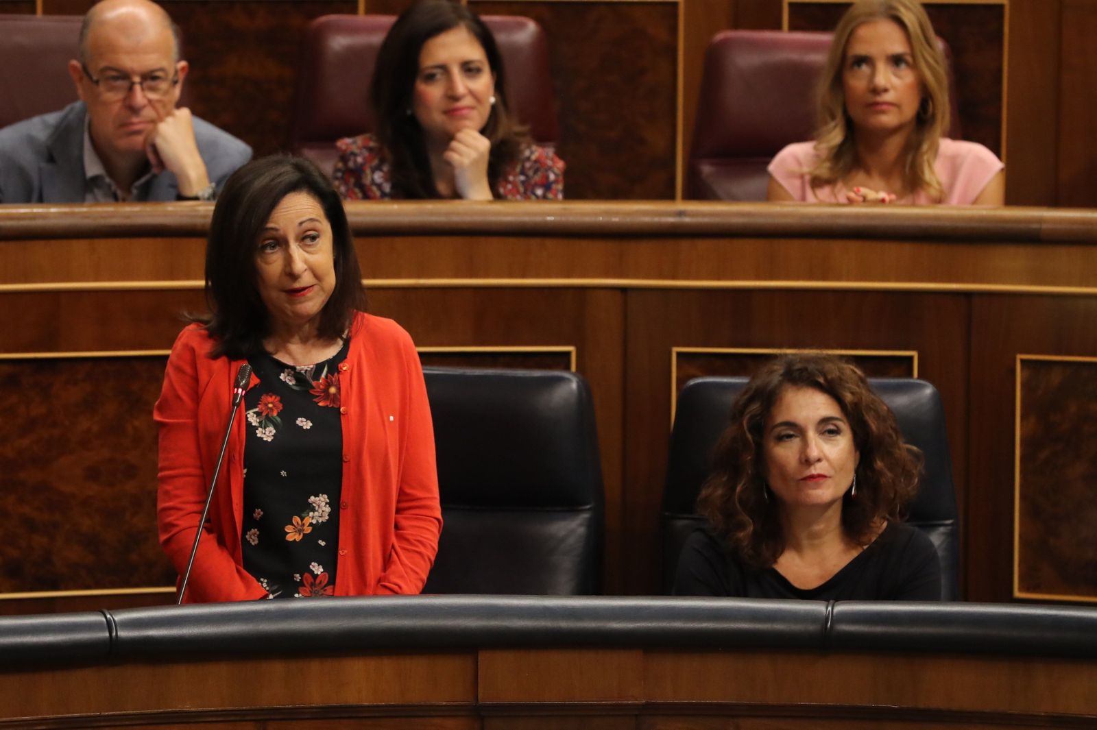 Margarita Robles, durante su intervención en la sesión de control del Congreso.