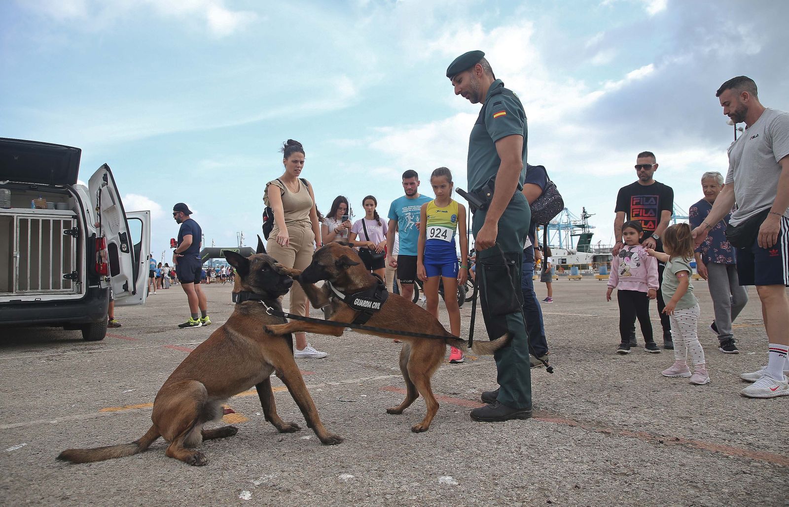 Fotos de la exhibición de medios de la Guardia Civil en el Llano Amarillo de Algeciras