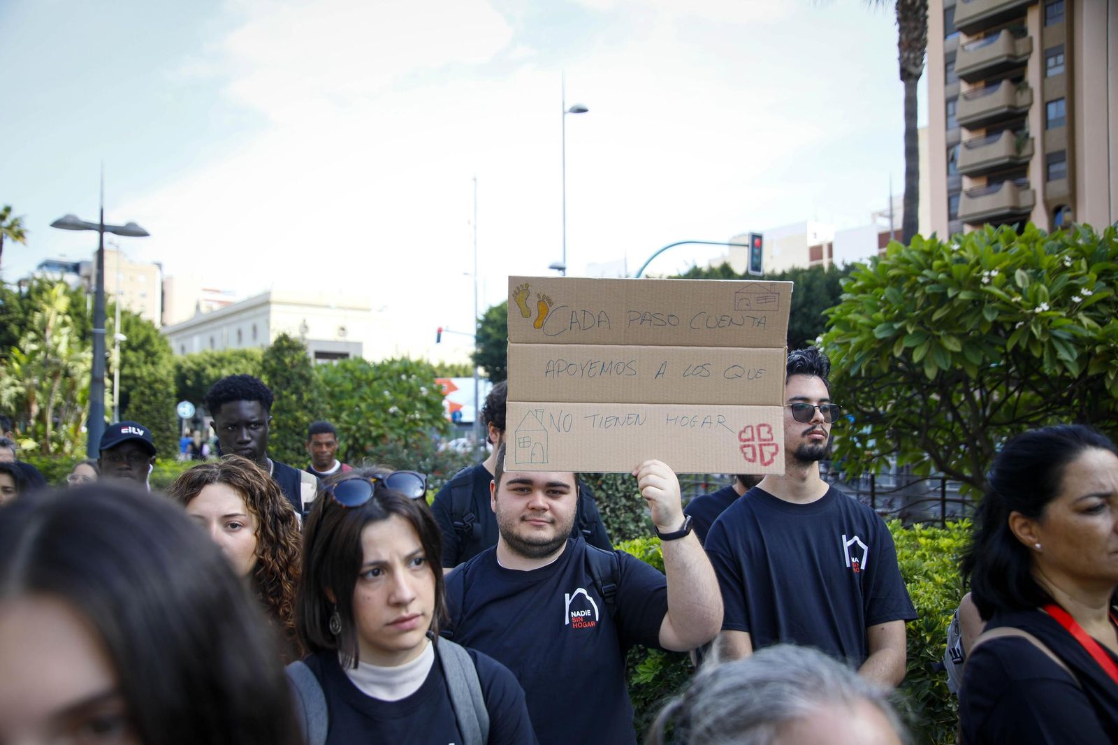 Imágenes de la campaña "Camino de Santiago" para celebrar el día de las personas sin hogar en Almería