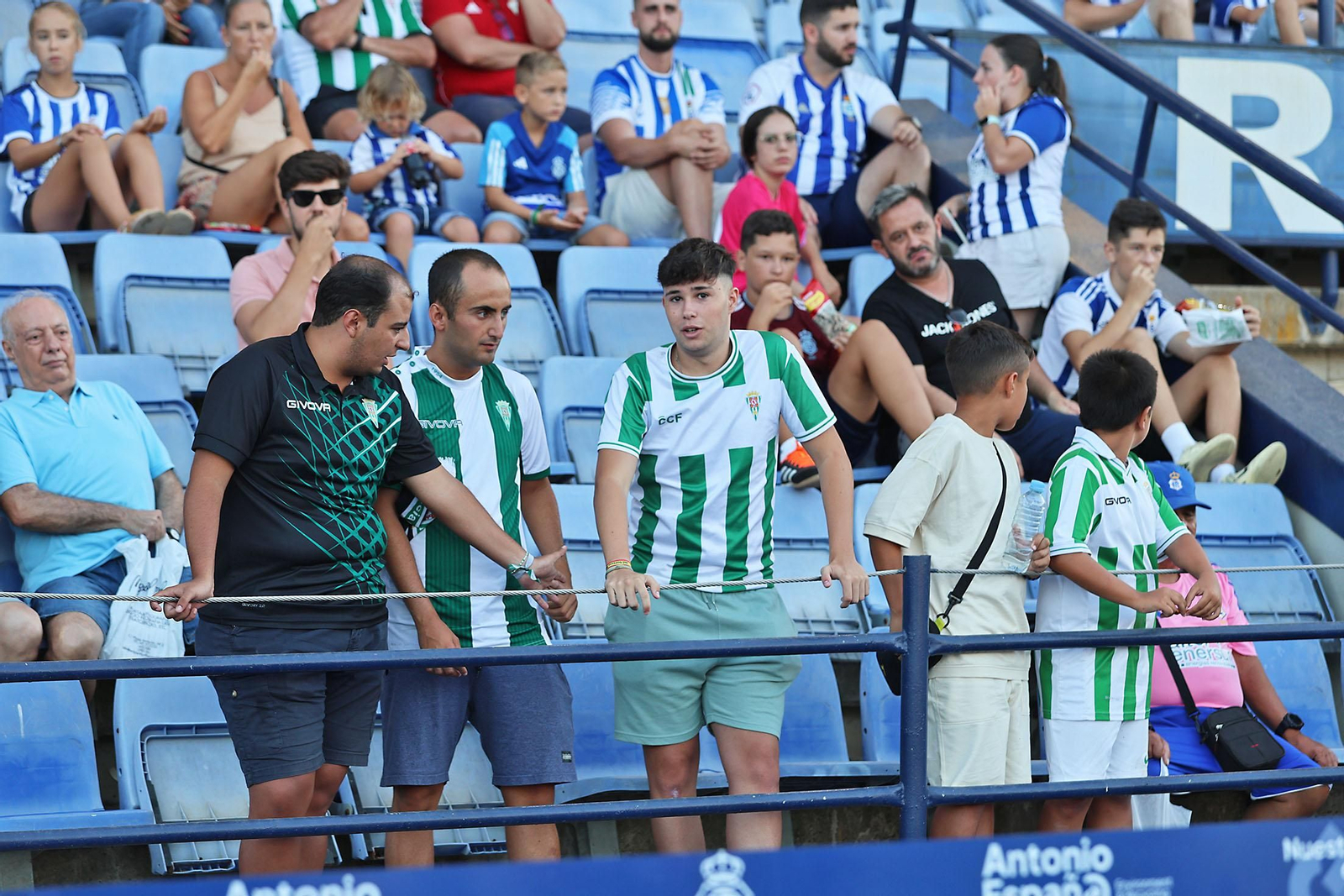 Las mejores imágenes del Trofeo Colombino entre el Recreativo de Huelva y el Córdoba CF