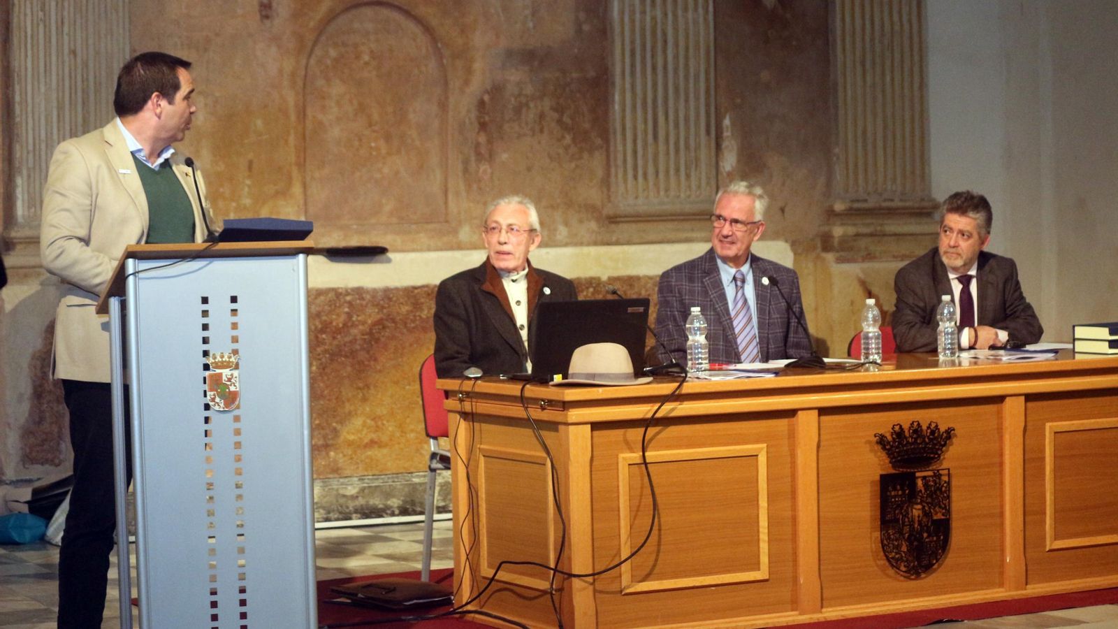 Pedro Gallardo agradece el premio del Ateneo