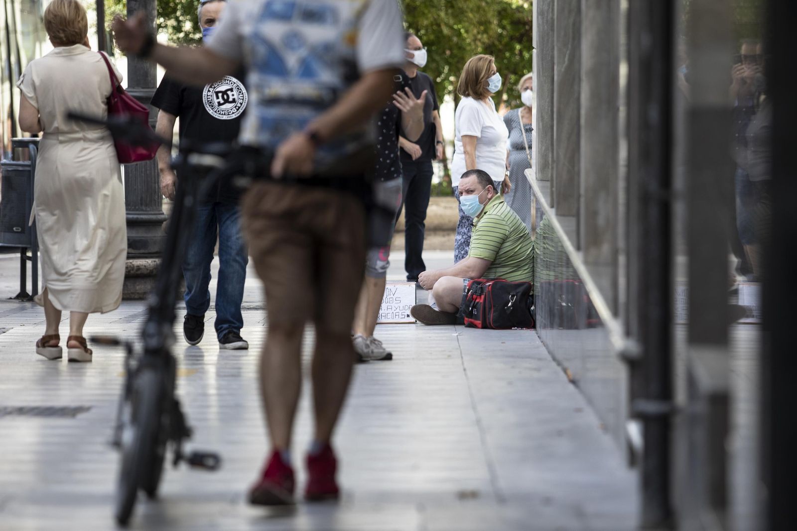 Imagen de archivo de una persona sin hogar