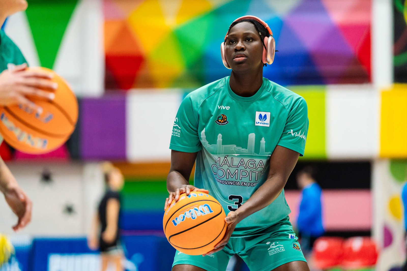 El CAB Estepona da vida al Movistar Estudiantes (85-60)