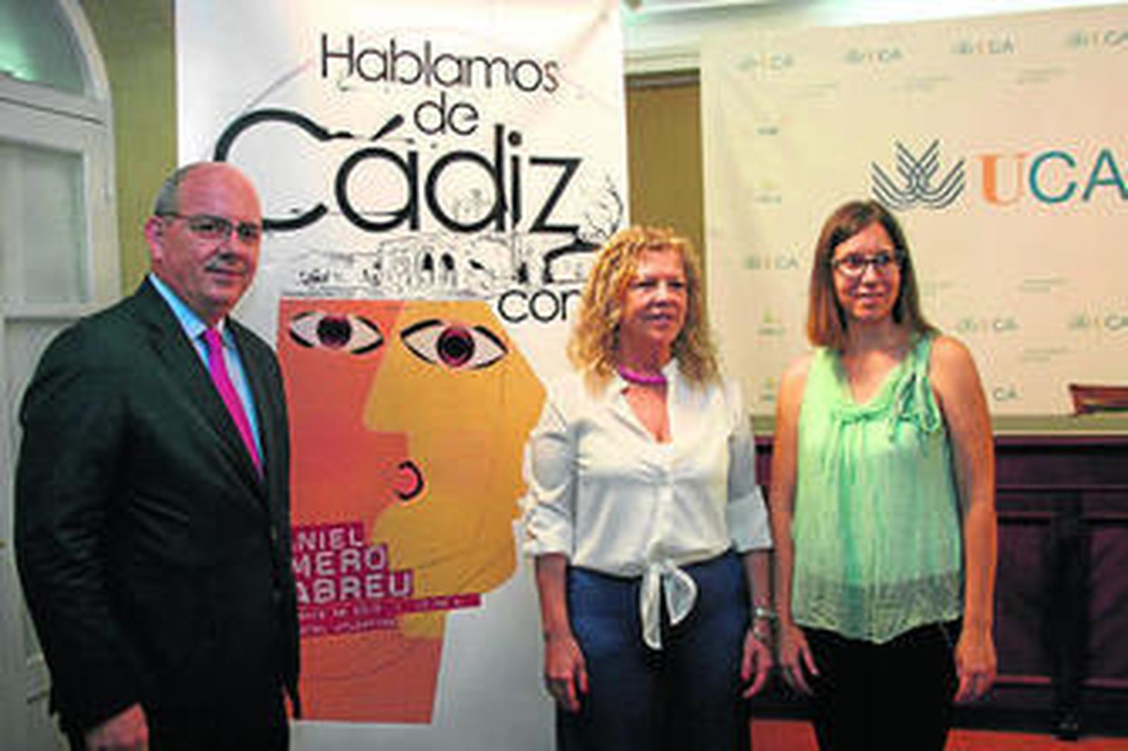 Javier Sánchez, Ana Alonso y Libertad Paloma, ayer durante la presentación de 'Hablar de Cádiz con...'.