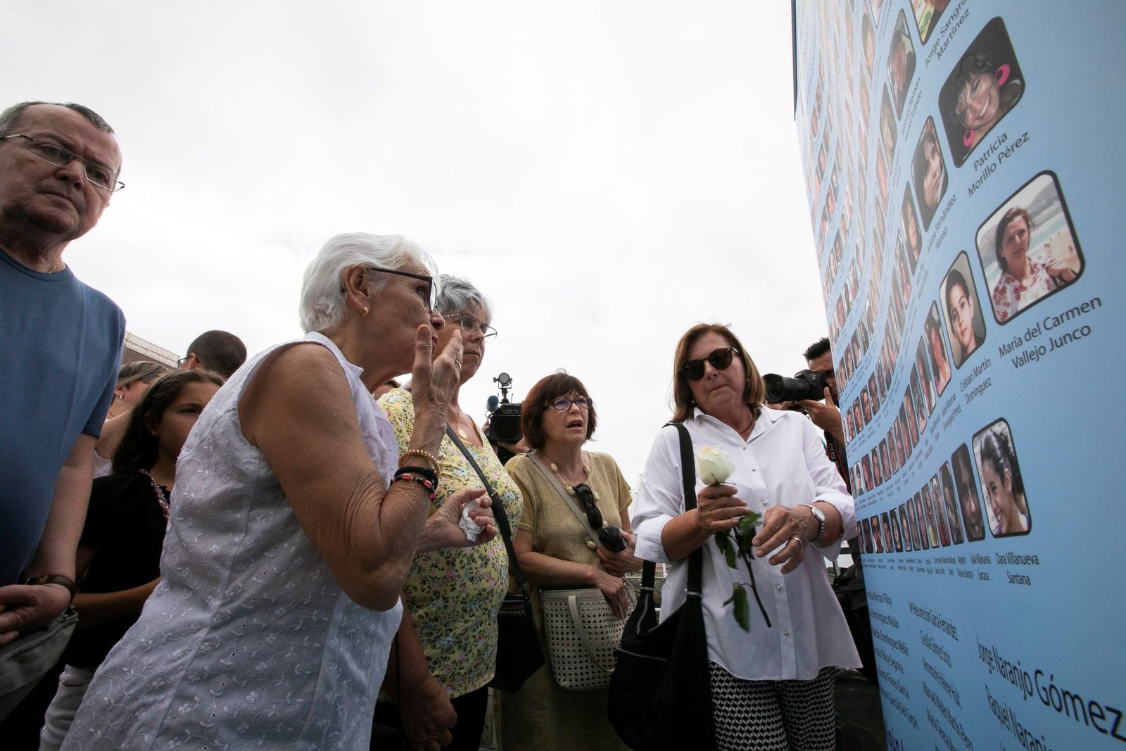 Las imágenes de los homenajes a las víctimas del siniestro de Spanair