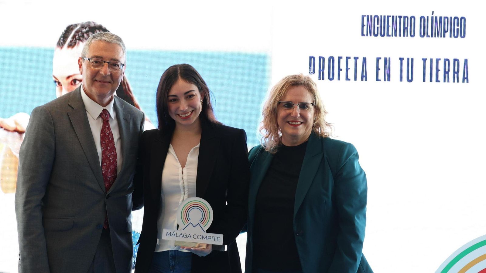 Natalia Baldizzone recogiendo el premio