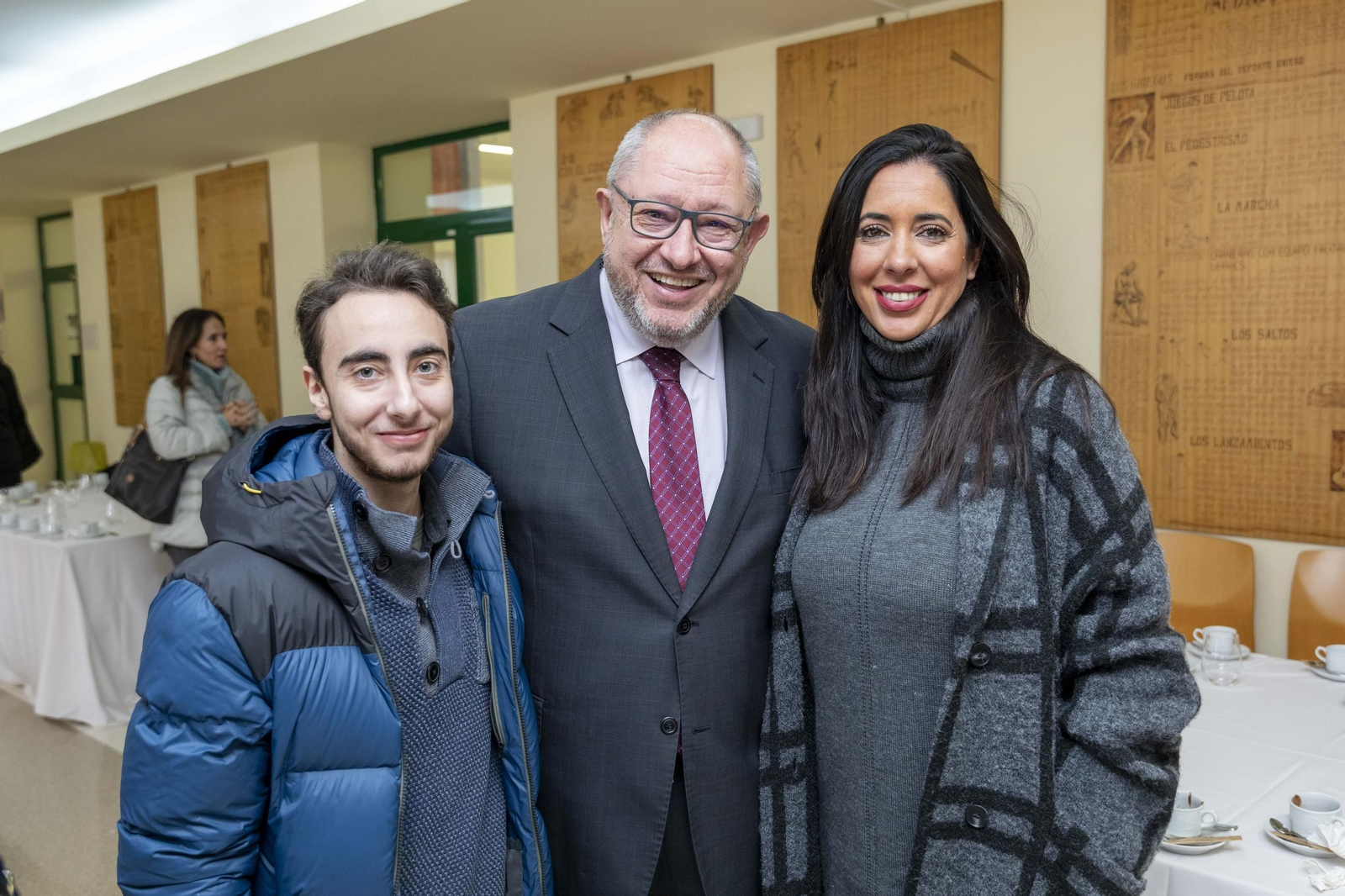 eL Tradicional desayuno con roscón de Reyes en el Campus de Rabanales, en imágenes