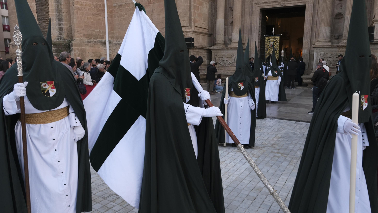 Procesión de Estudiantes en Almería, en imágenes