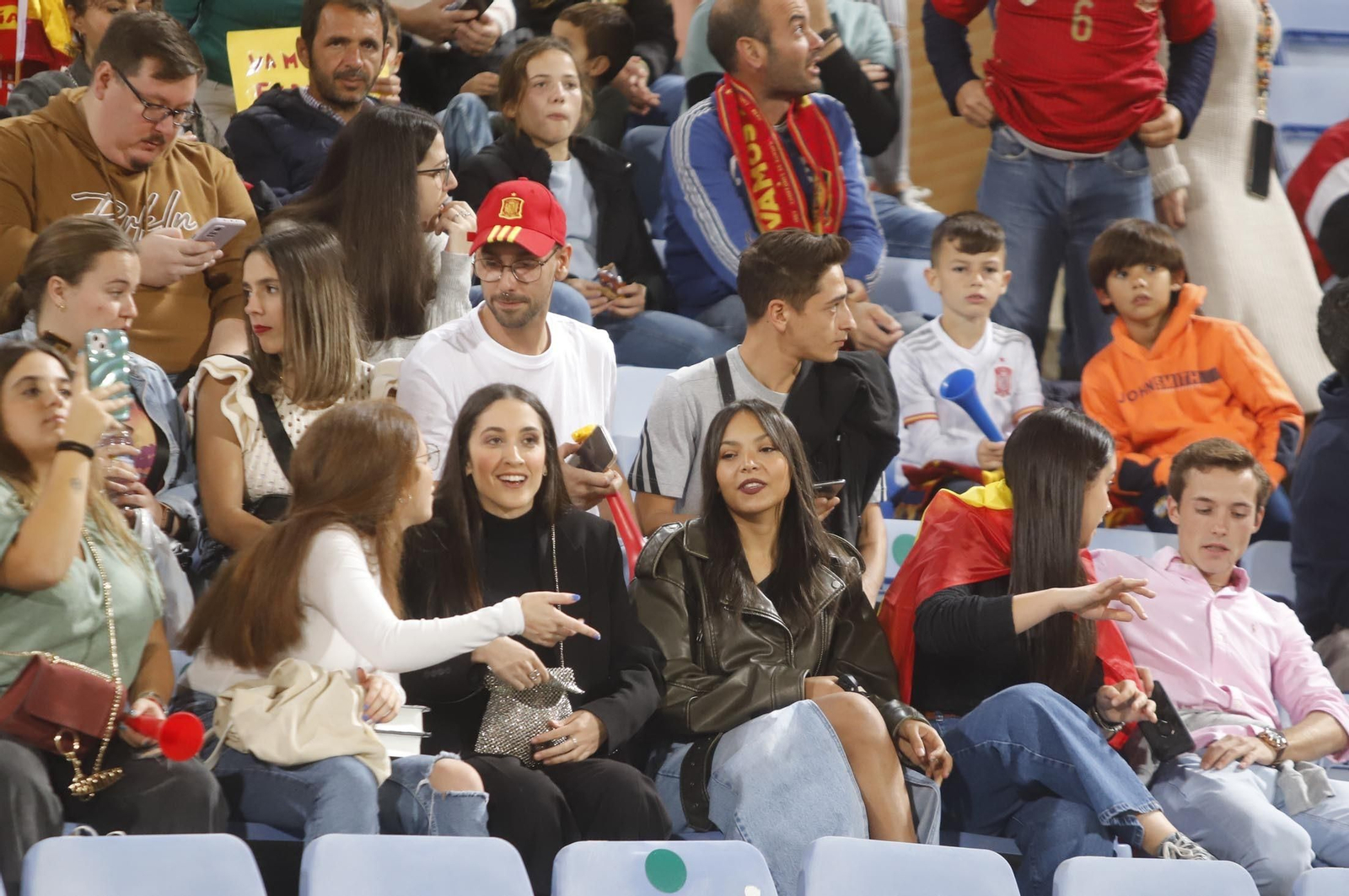 Gran ambiente para ver la selección española sub-21 en Huelva
