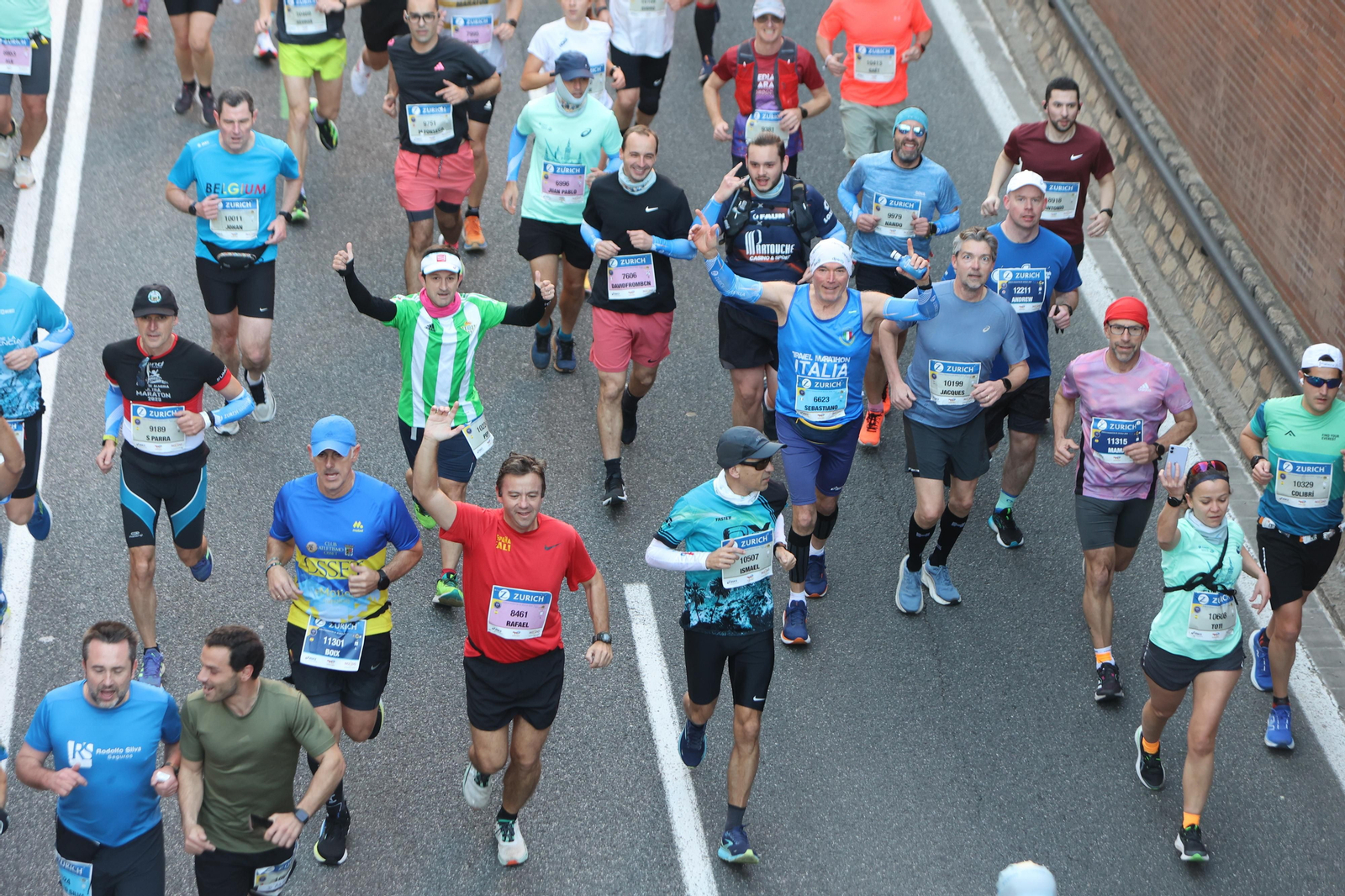 Búscate en la Zurich maratón de Sevilla
