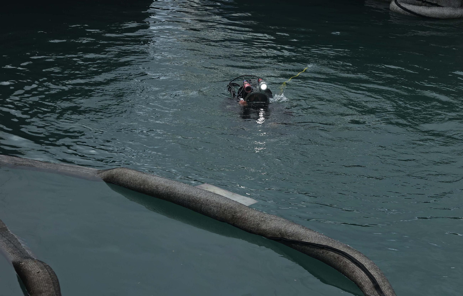 Fotos del reflote del Global One en el puerto de Algeciras