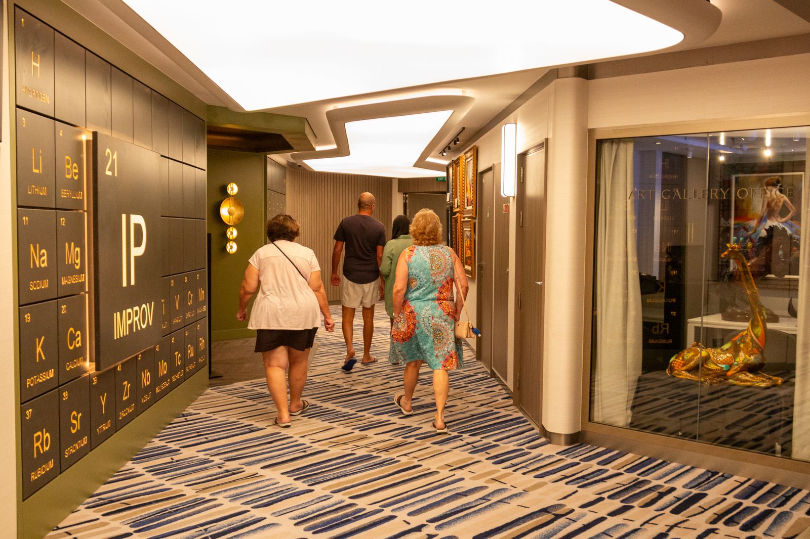 Así es el impresionante crucero que ha llegado a la costa de Granada y que inaugurará próximamente Luis Fonsi