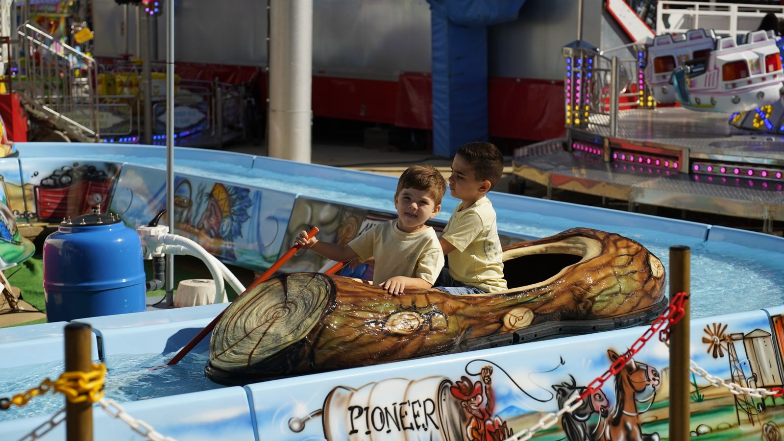 Búscate en las fotos del Viernes en la Feria de Algeciras