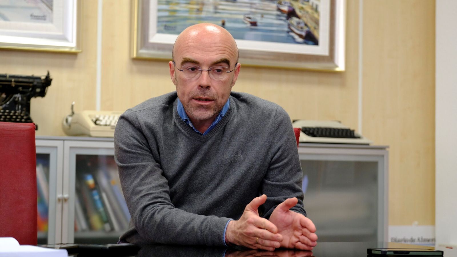 Jorge Buxadé durante una entrevista en la redacción de Diario de Almería