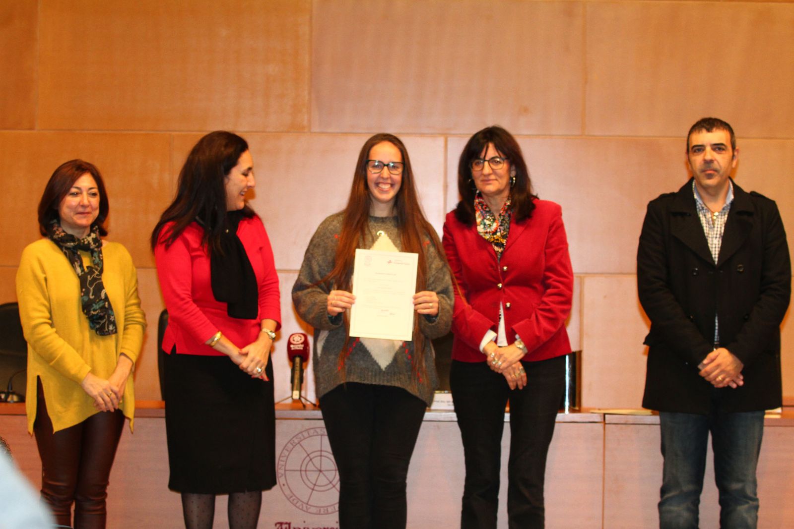 entrega los Premios 'Alumno 10c' de la cátedra Fundación Cepsa