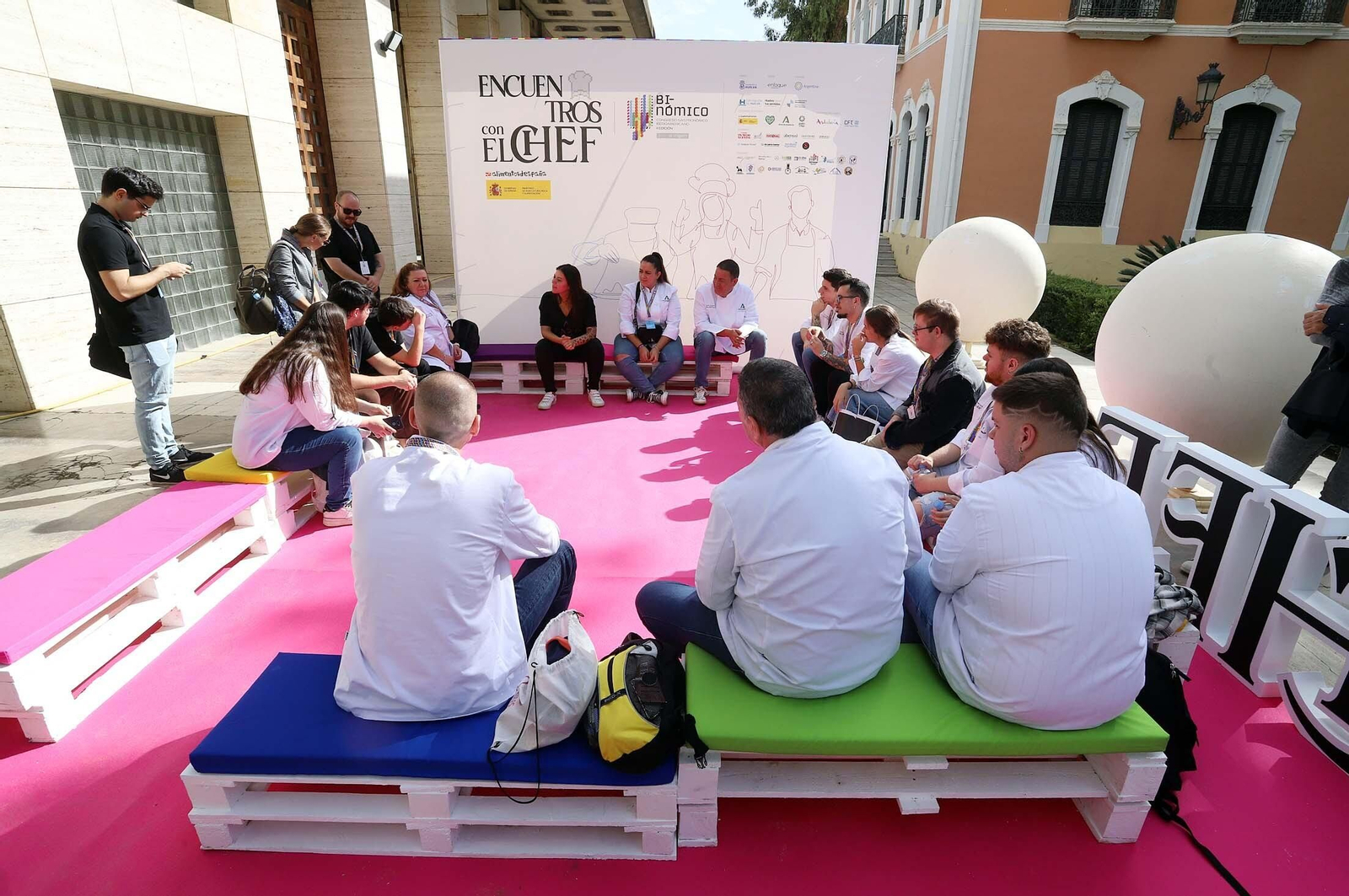 Talleres y ambiente en la segunda edición de Binómico, en imágenes