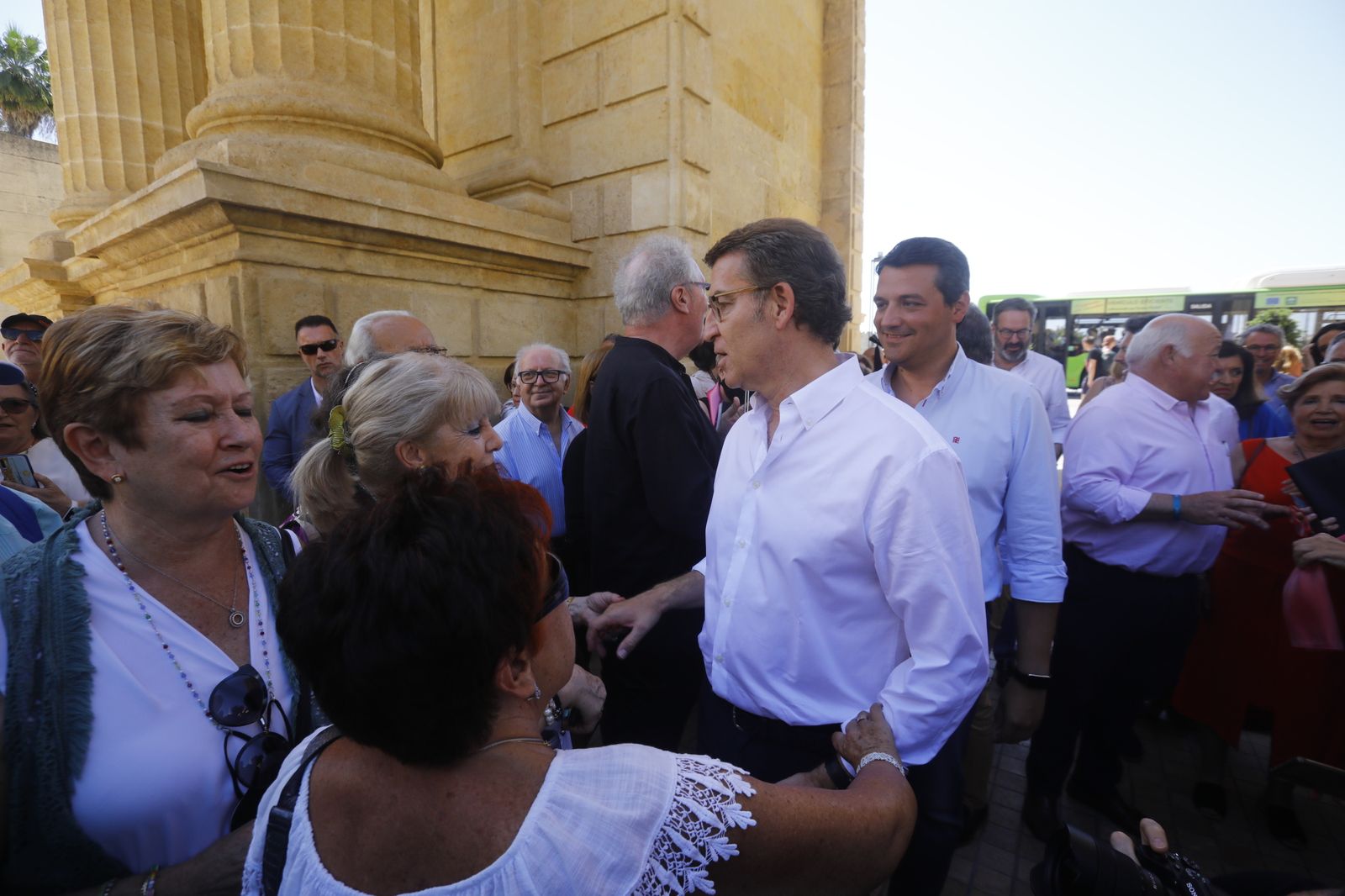 La visita de Núñez-Feijóo a Córdoba, en imágenes