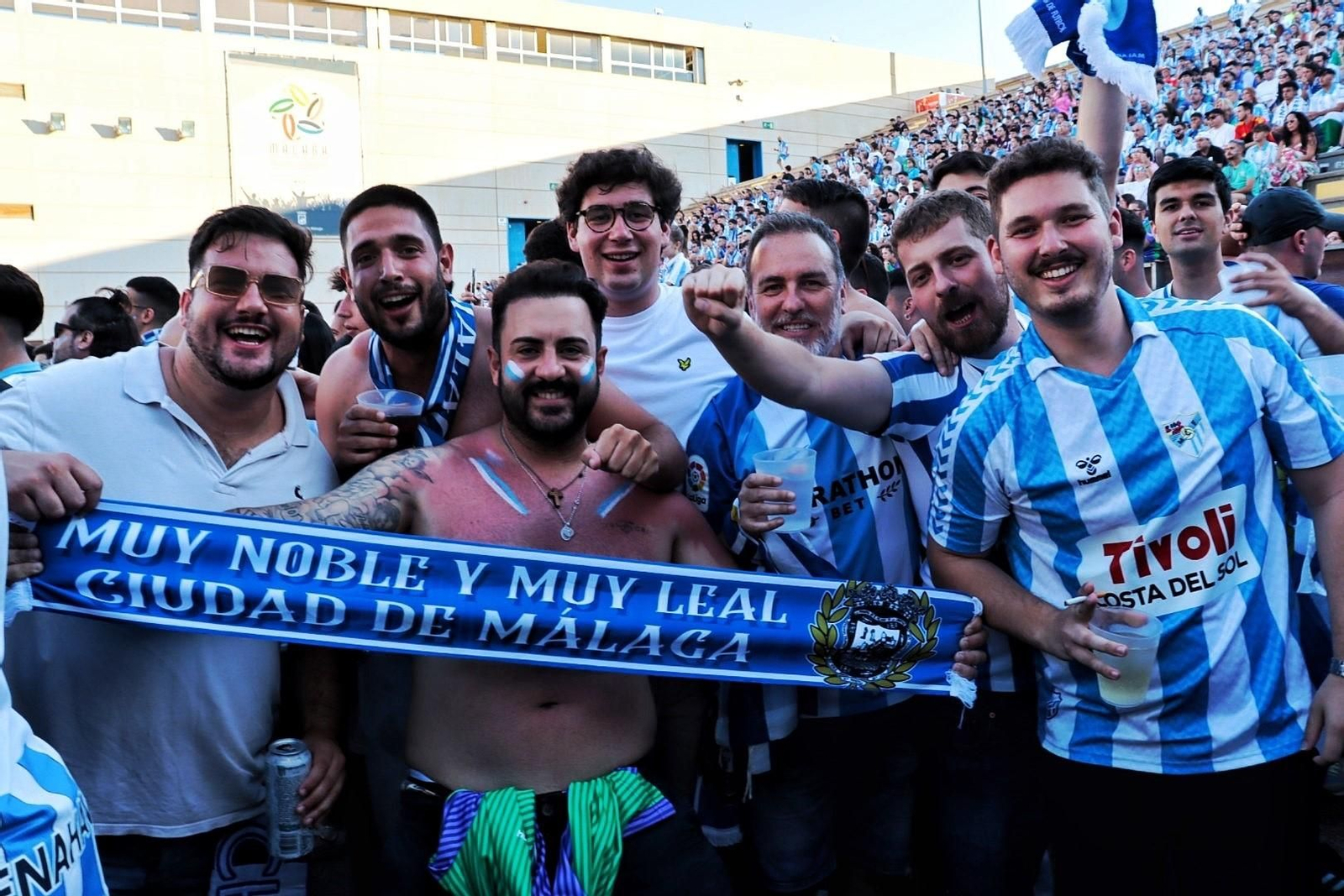 La madrugada interminable con la que Málaga celebró el ascenso
