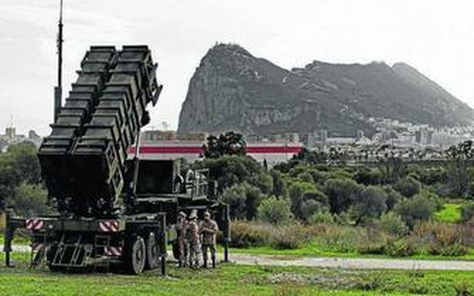 Varios militares con material de la batería Patriot en el acuartelamiento Buenavista, en imagen de archivo.