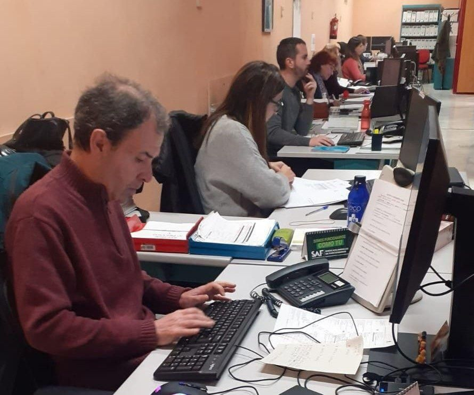 Funcionarios de la Junta de Andalucía. Funcionarios de la Junta de Andalucía.