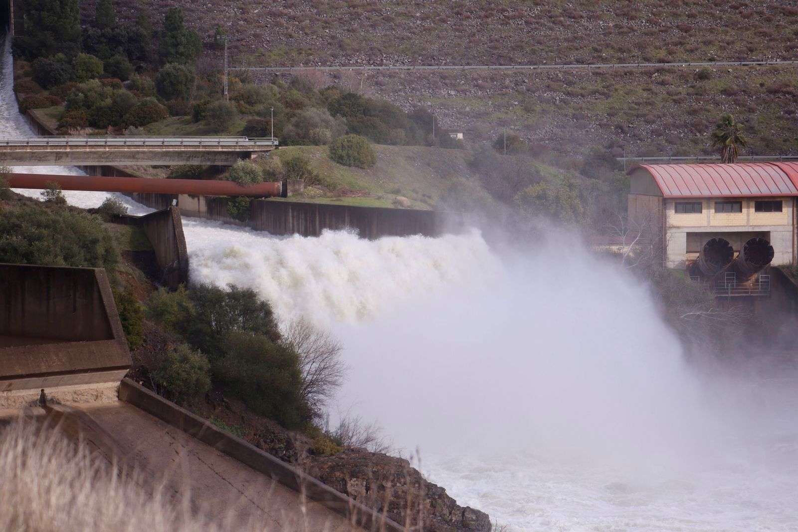 Las espectaculares imágenes del desembalse de San Rafael de Navallana en Córdoba
