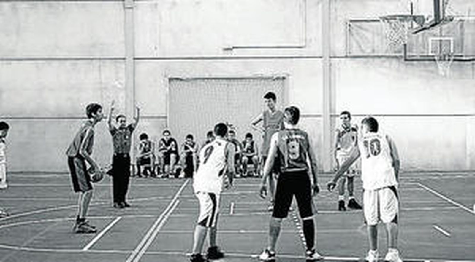 El equipo cadete del Cimbis dio buena cuenta del partido ante el DKV.