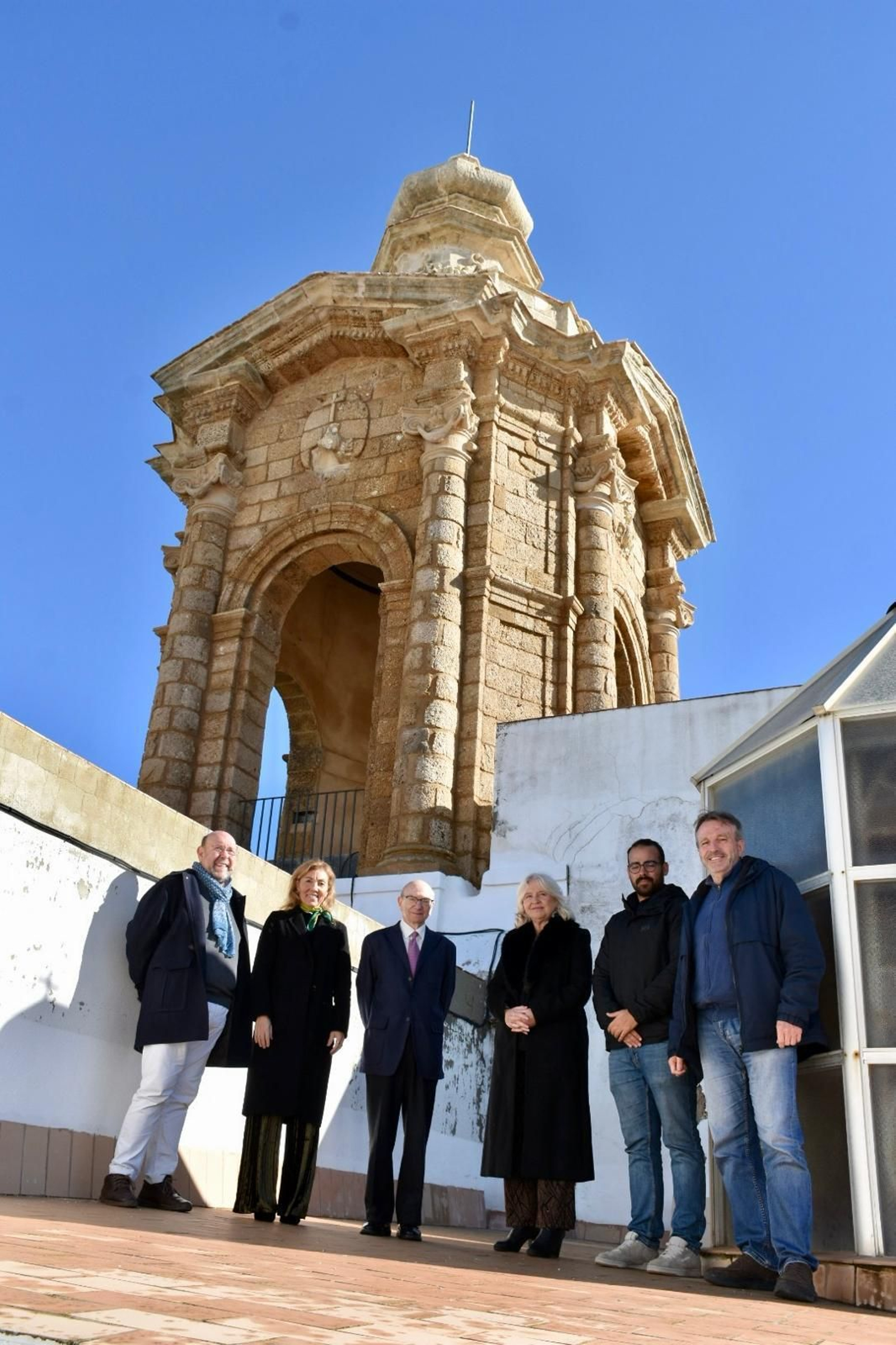 La torre campanario de la Iglesia de San Juan de Dios, en Cádiz.