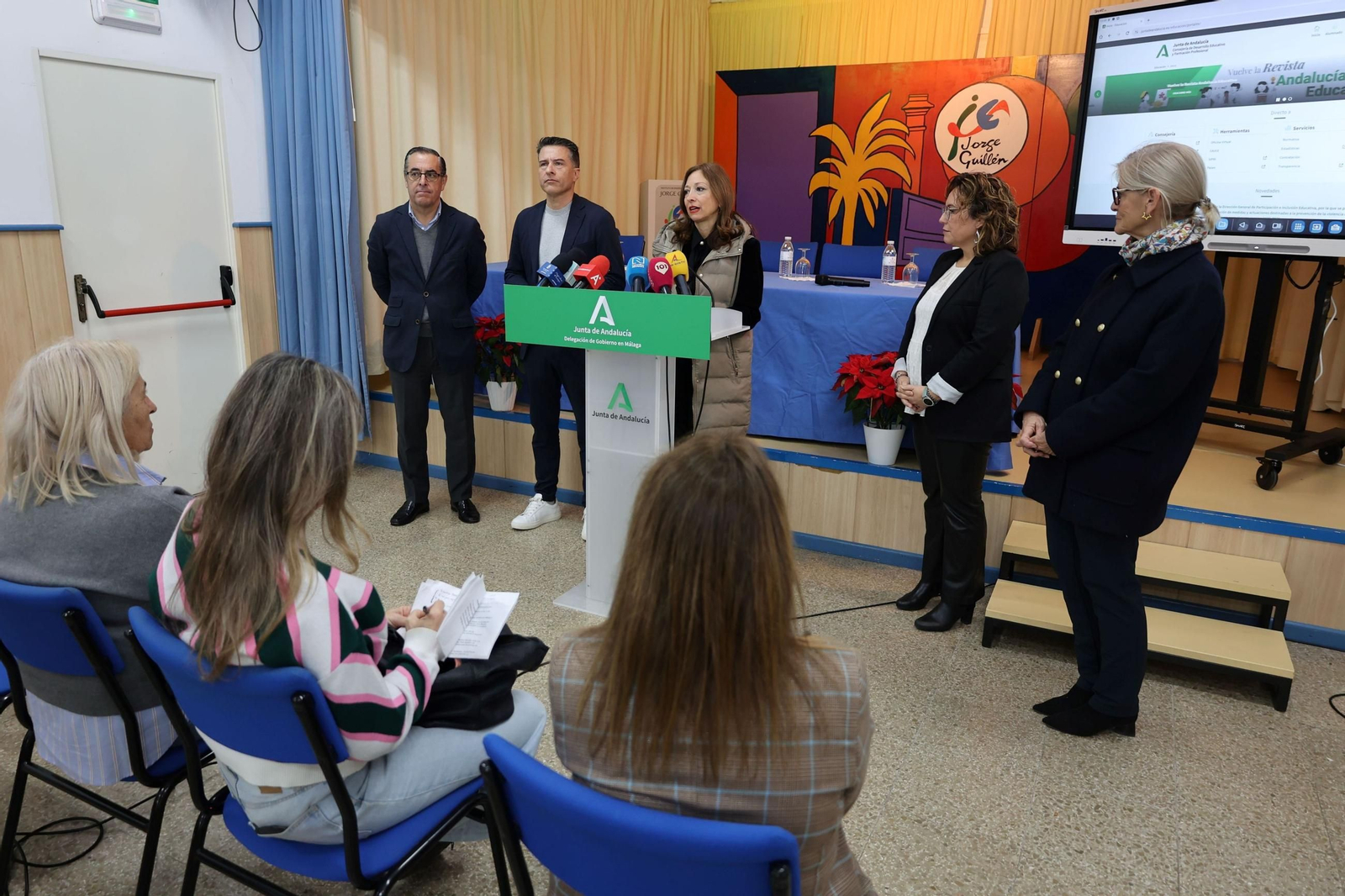 Visita de los delegados de la Junta al colegio Jorge Guillén.