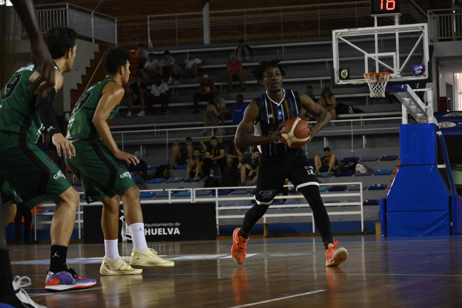 2 Jornada de la fase final de ascensos a LEB Plata entre el Huelva Comercio y el Ucoga Seguros Chantada