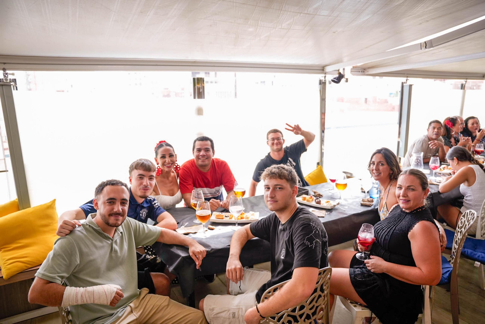 Los almerienses disfrutan del lunes en la Feria del Mediodía