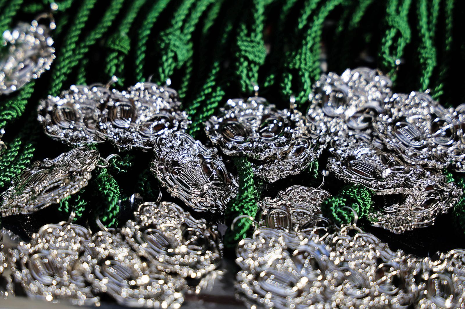 Sábado de Pasión: Imágenes de la procesión del Cristo de la Vera+Cruz portado por el Grupo de Caballería Ligero Acorazado 'Reyes Católicos' II de la Legión de Ronda