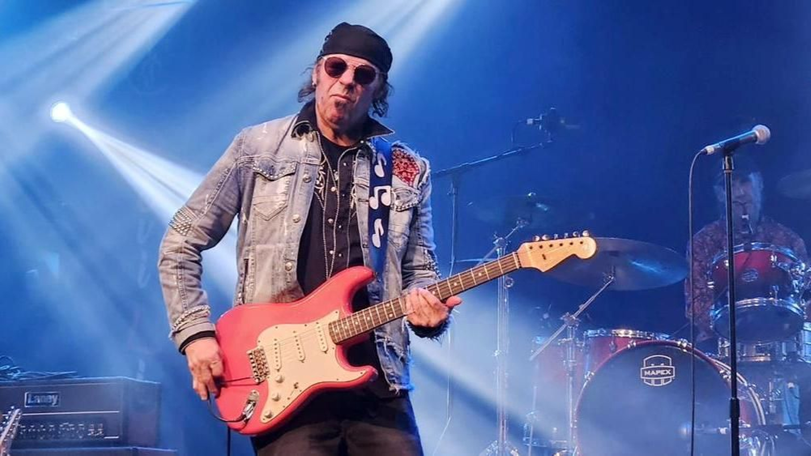 Javier Vargas es el líder de la mítica banda Vargas Blues Band.