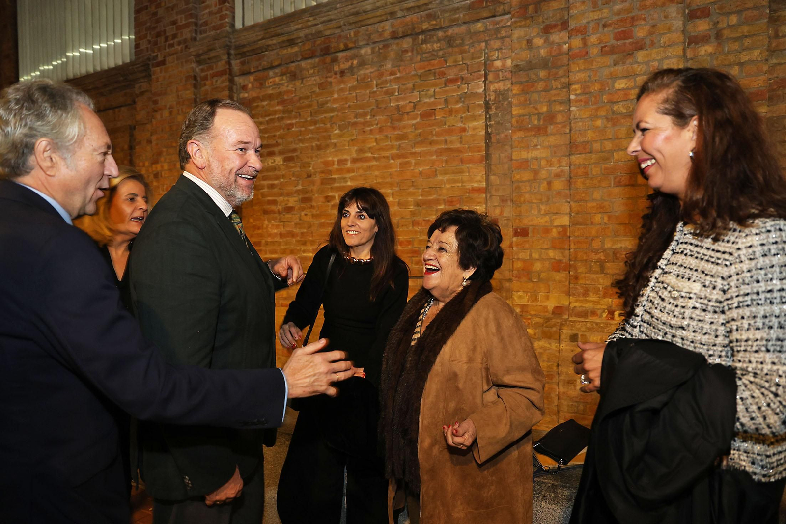 Imágenes de los invitados a la gala de los  37 premios Onubenses del Año