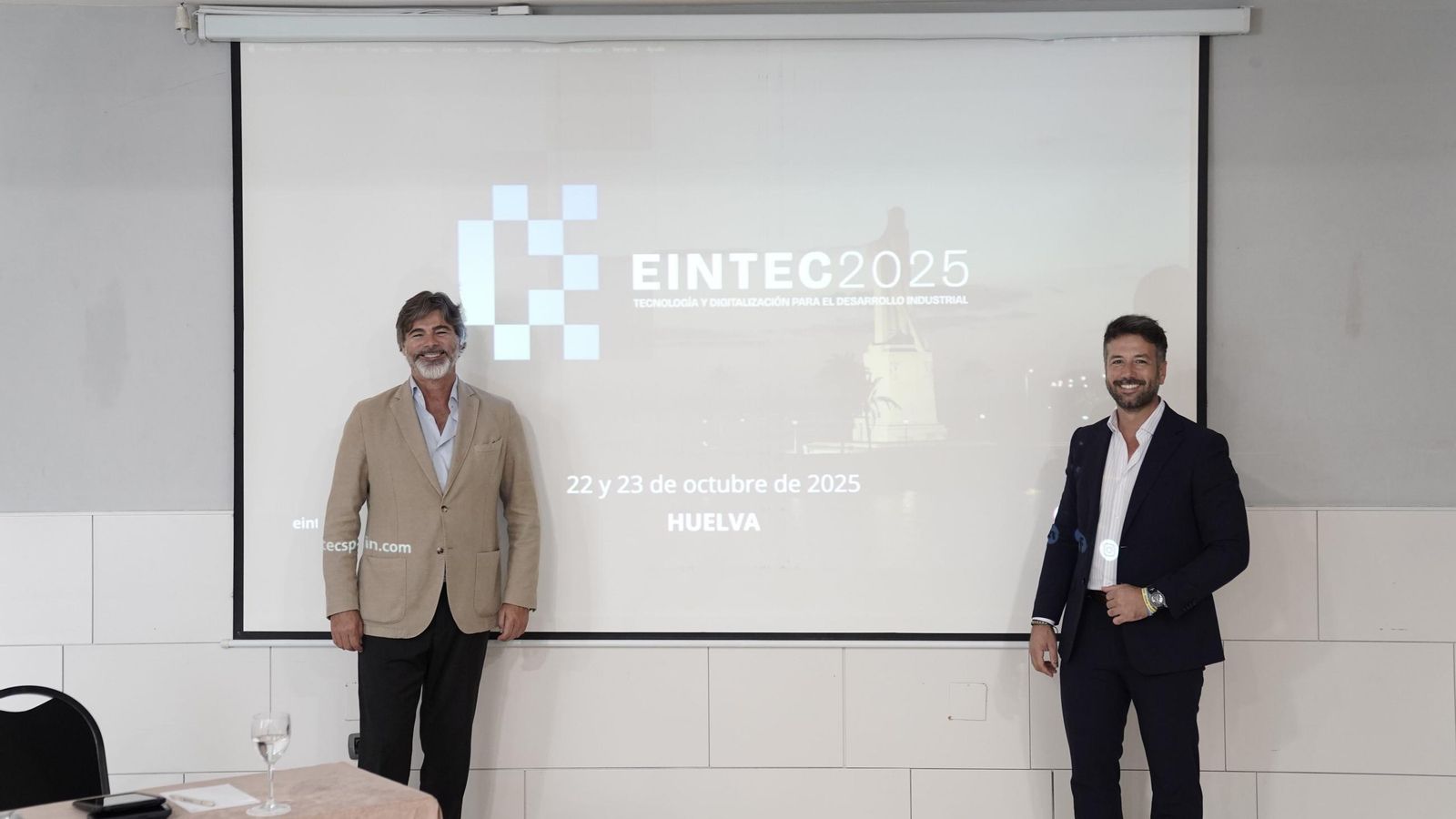 Basilio Marquínes (i) y Jesús Gómez (d), durante la presentación de Eintec 2025.