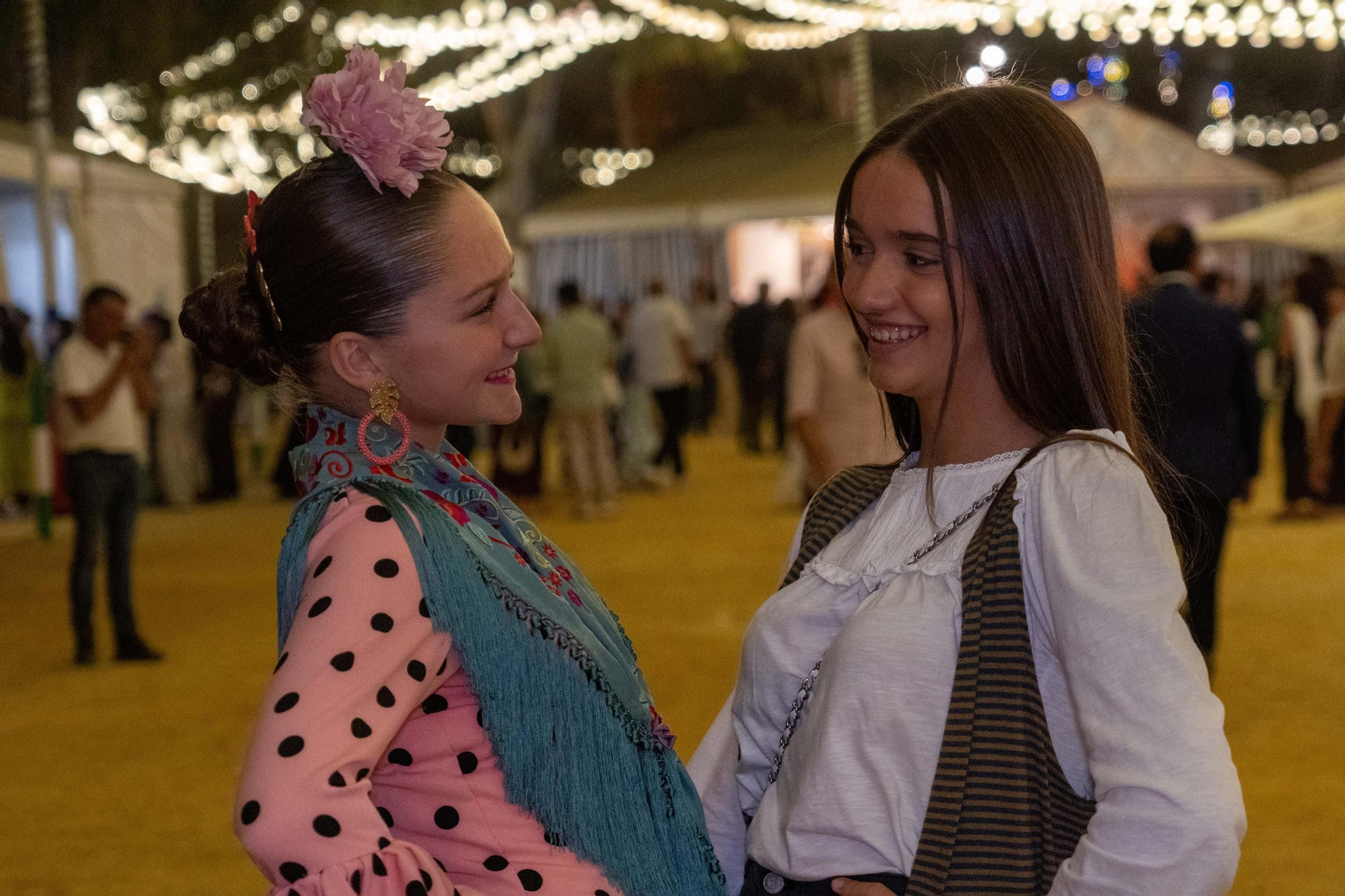 Imágenes del ambiente del ambiente de la noche del domingo en la Feria de Otoño y del Caballo 2025 de Huelva