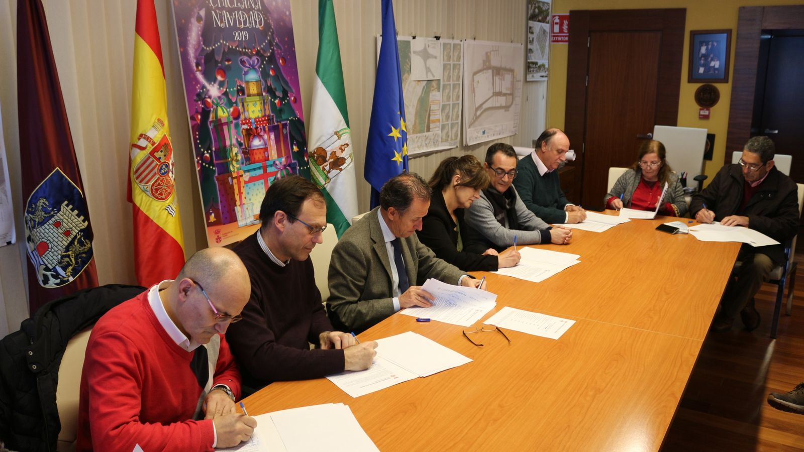 Momento de la firma de los acuerdos entre Consistorio y entidades sociales.