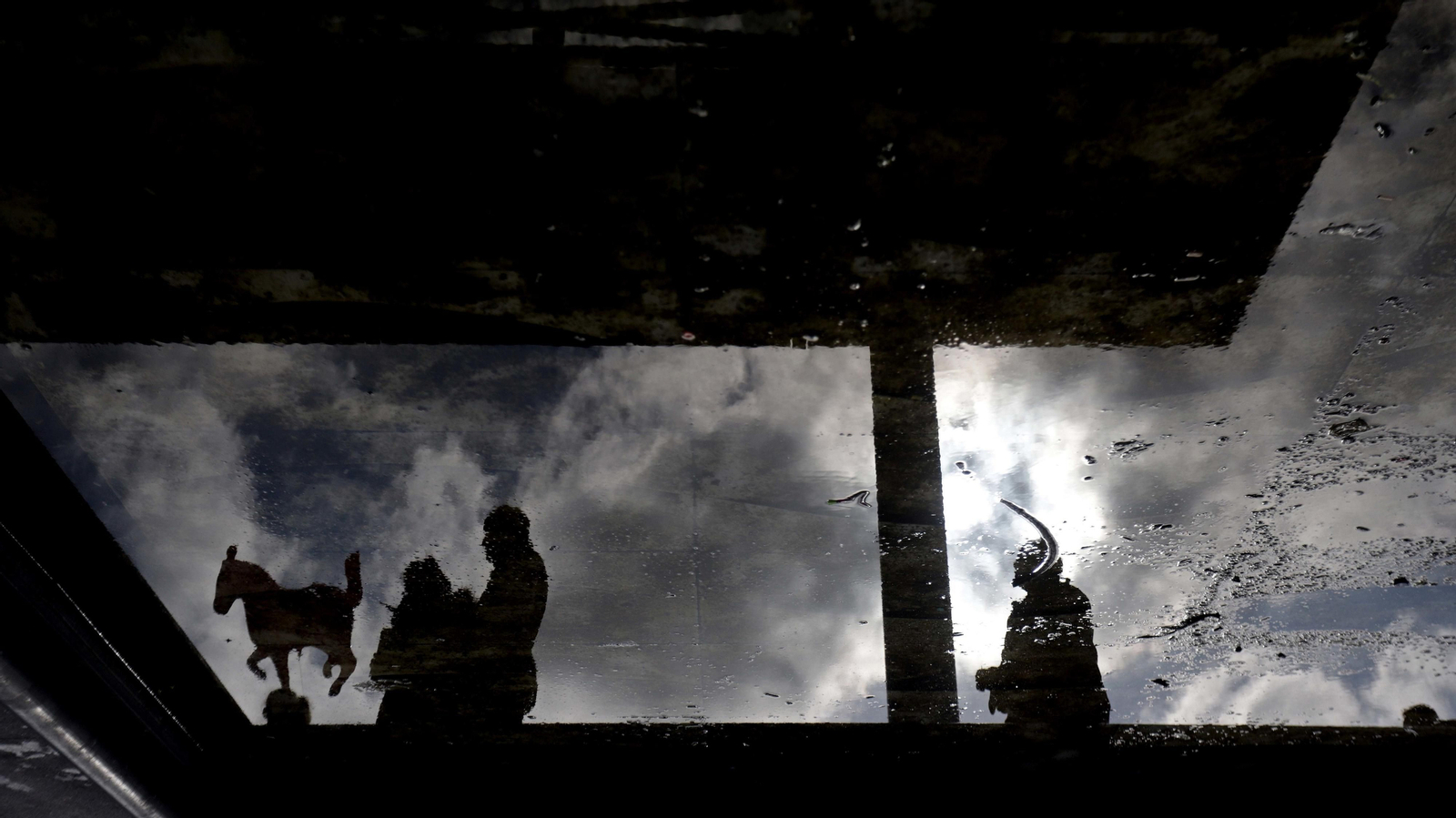Imágenes del arrastre de latas en Algeciras
