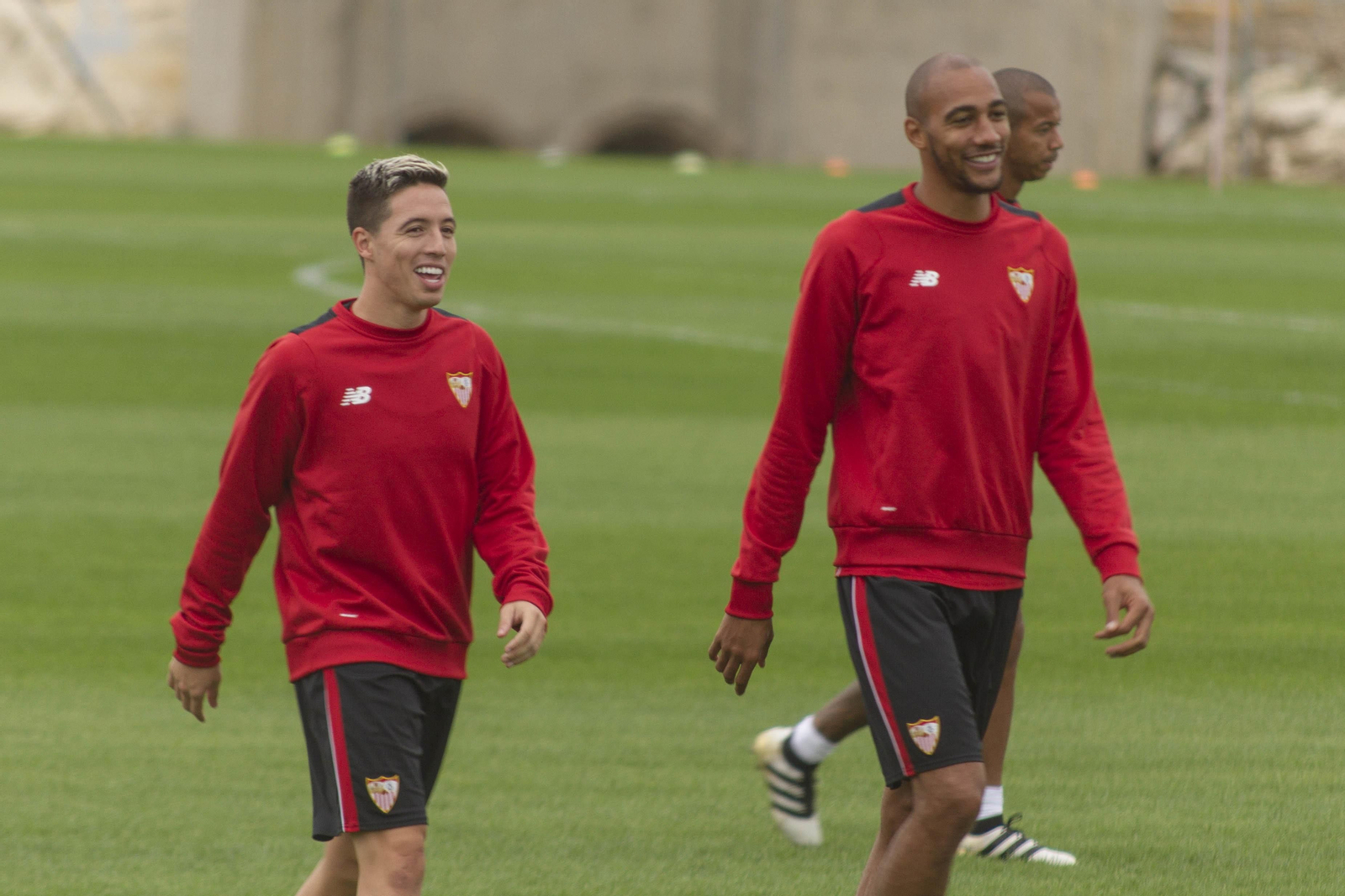 Nasri y N'Zonzi se ejercitan.
