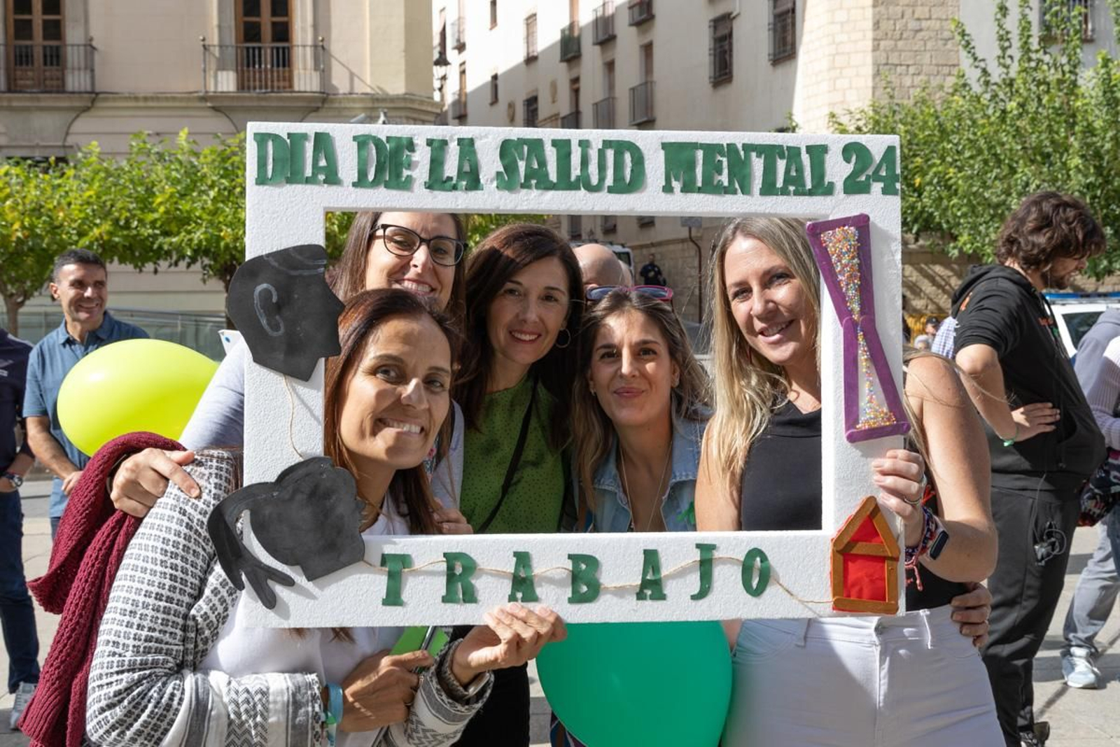 Marcha organizada con motivo del Día Mundial de la Salud Mental, en imágenes