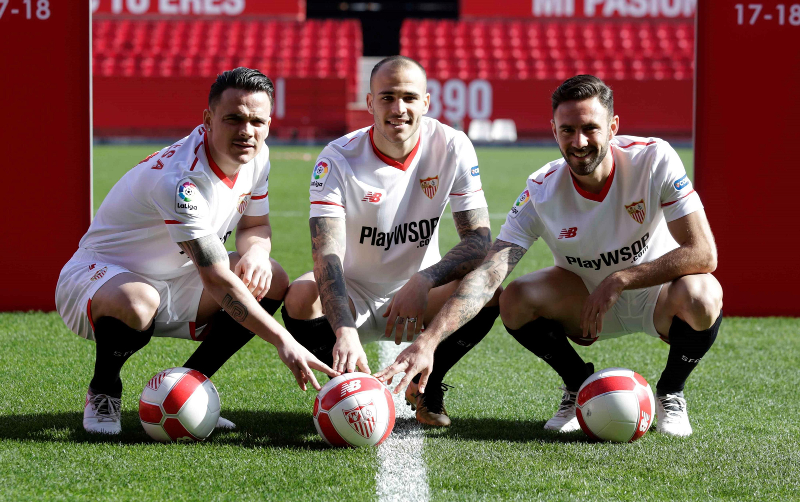 Roque Mesa, Sandro y Layún, en el césped del Sánchez-Pizjuán