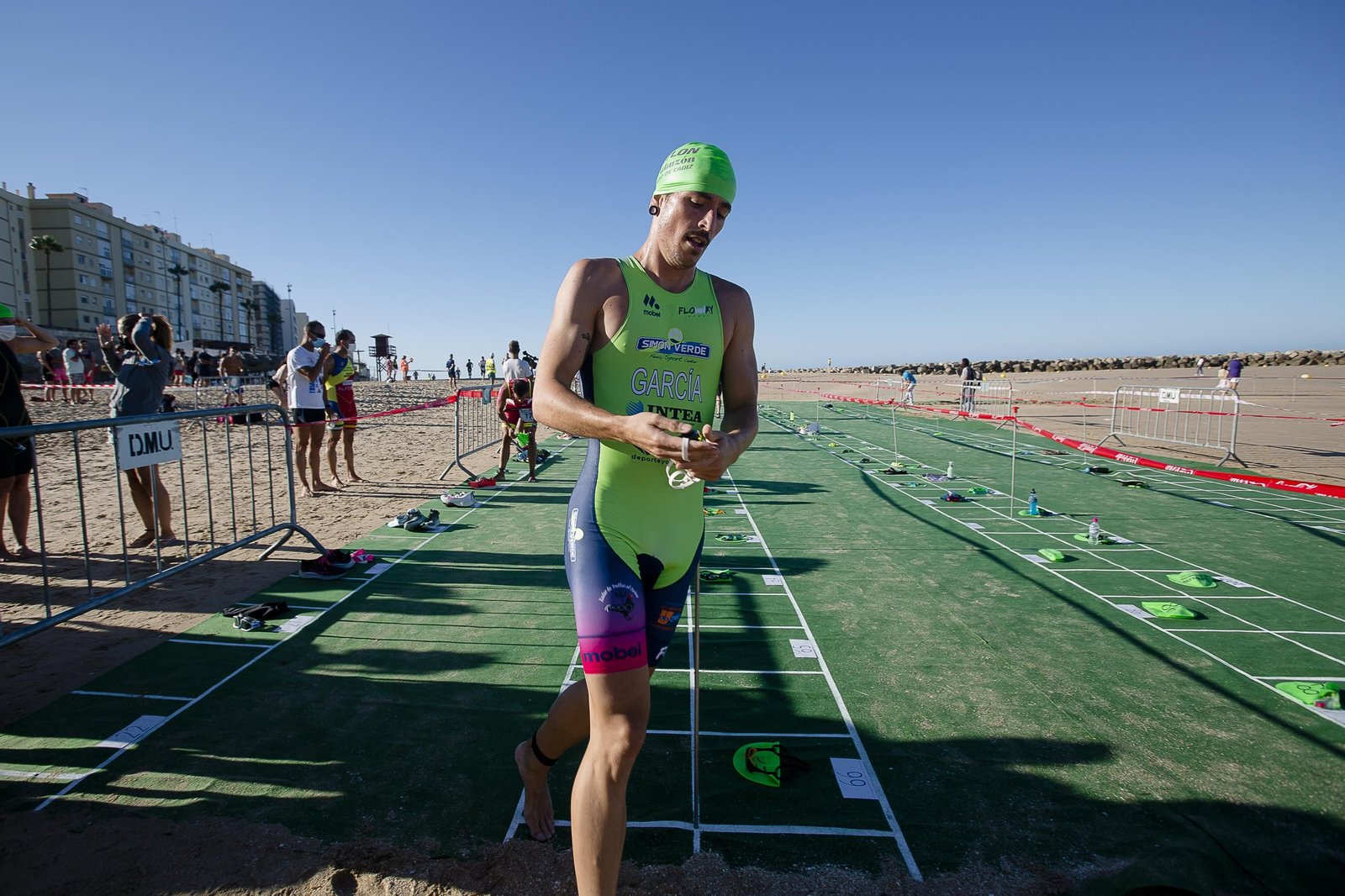 El II acuatlón Tirabuzón ciudad de Cádiz, en imágenes