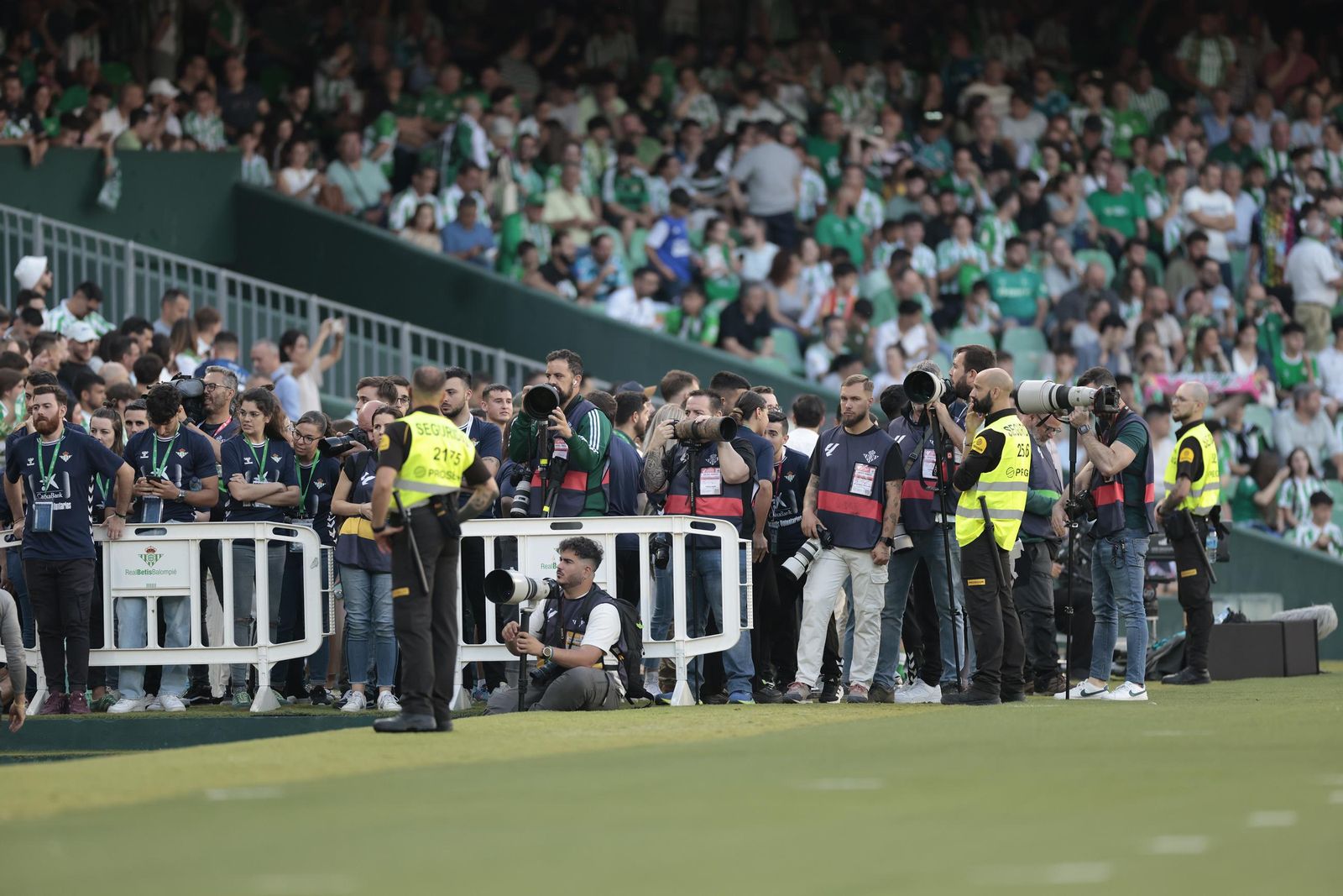 Búscate en las fotos del Betis - Valencia