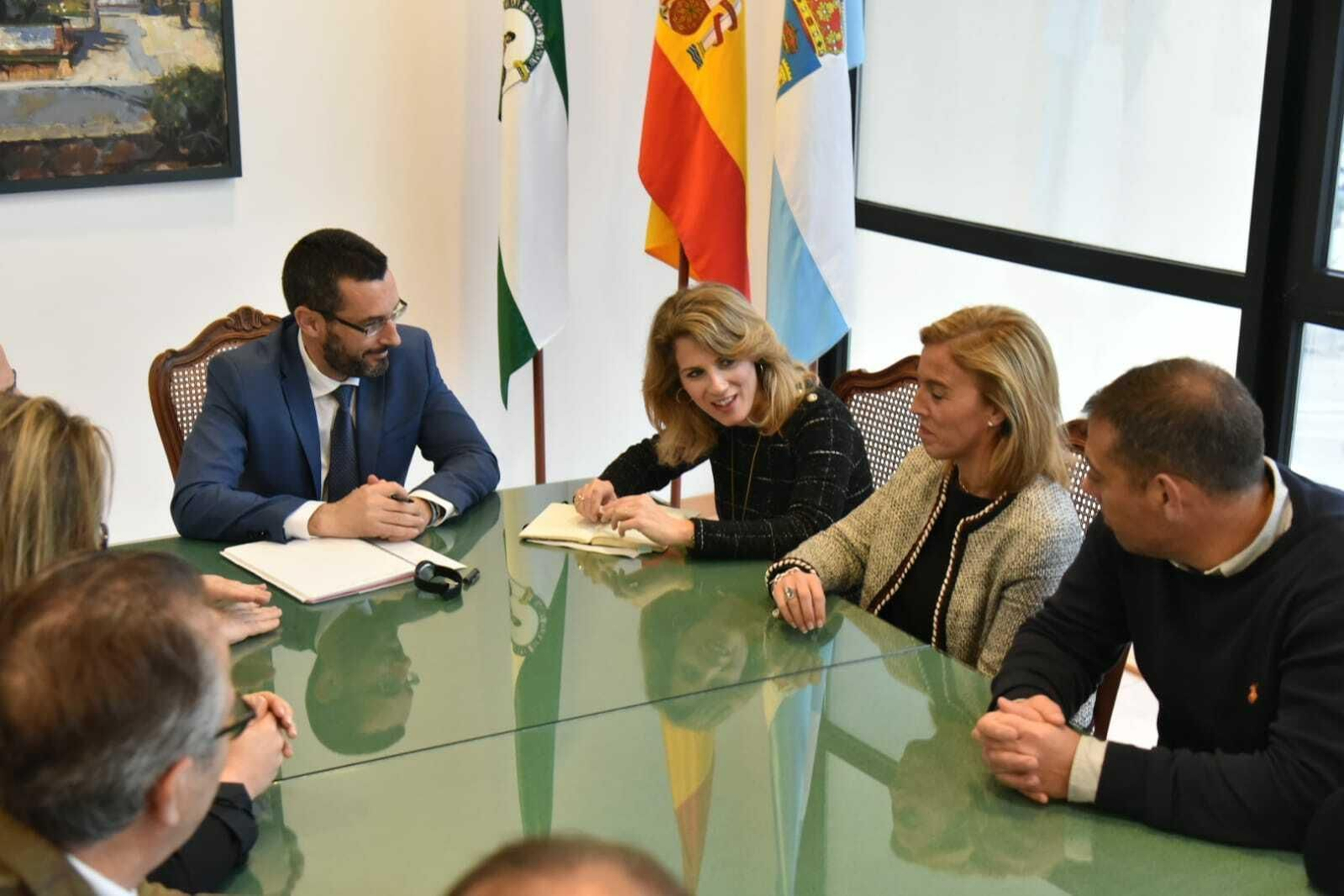Juan Franco, Ana Mestre, Eva Pajares y Juan Macías, durante la reunión de este jueves