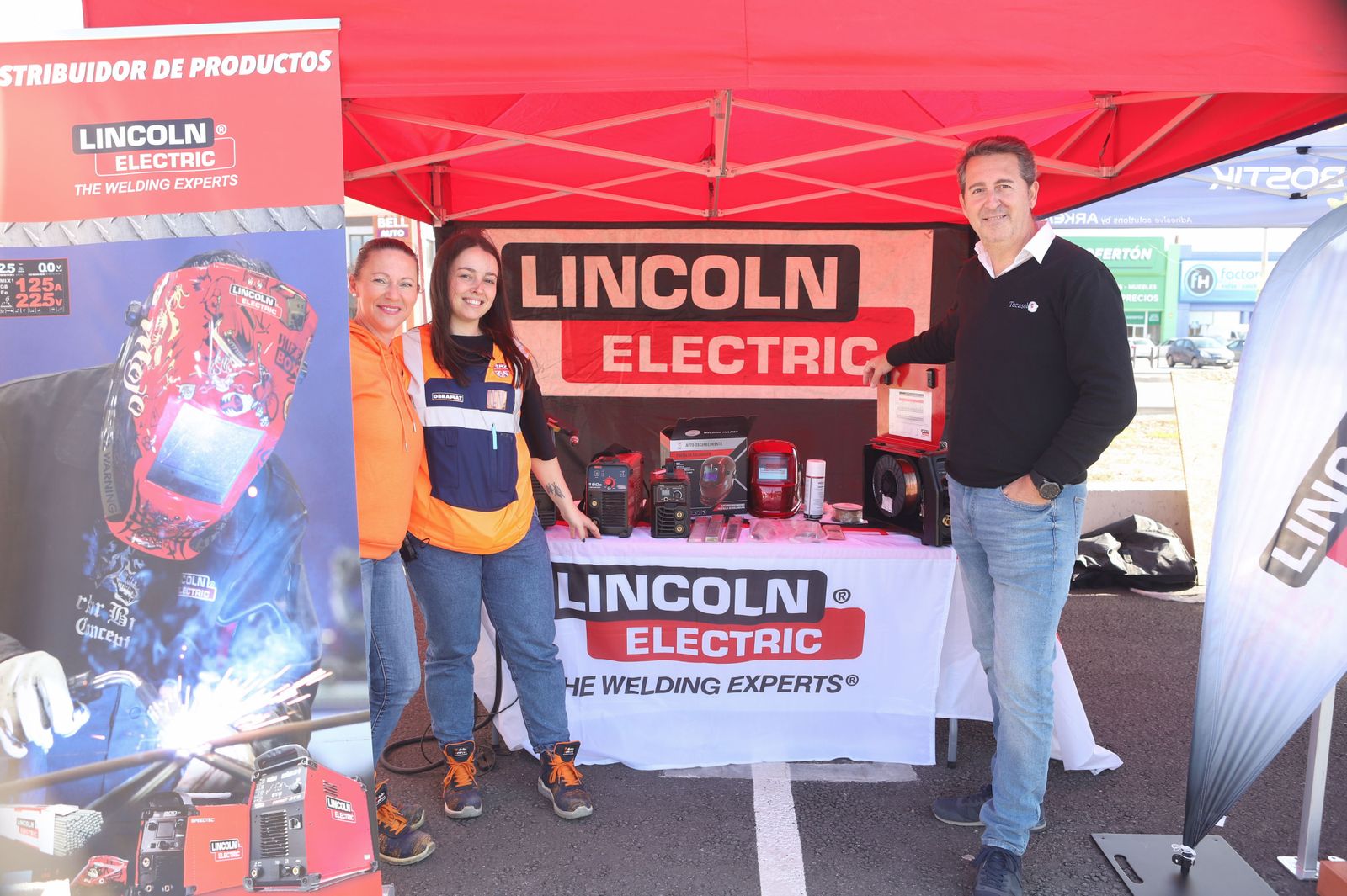 Imágenes del evento para profesionales y presentación del nuevo catálogo de Obramat